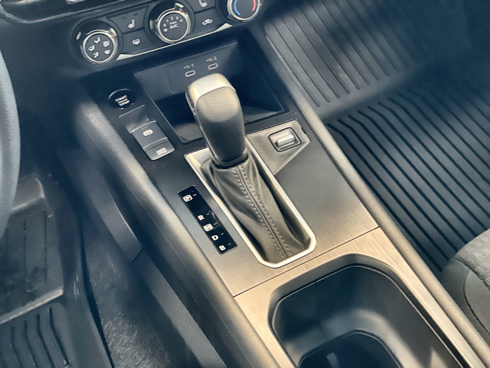2025 Nissan Kicks in Regina, Saskatchewan