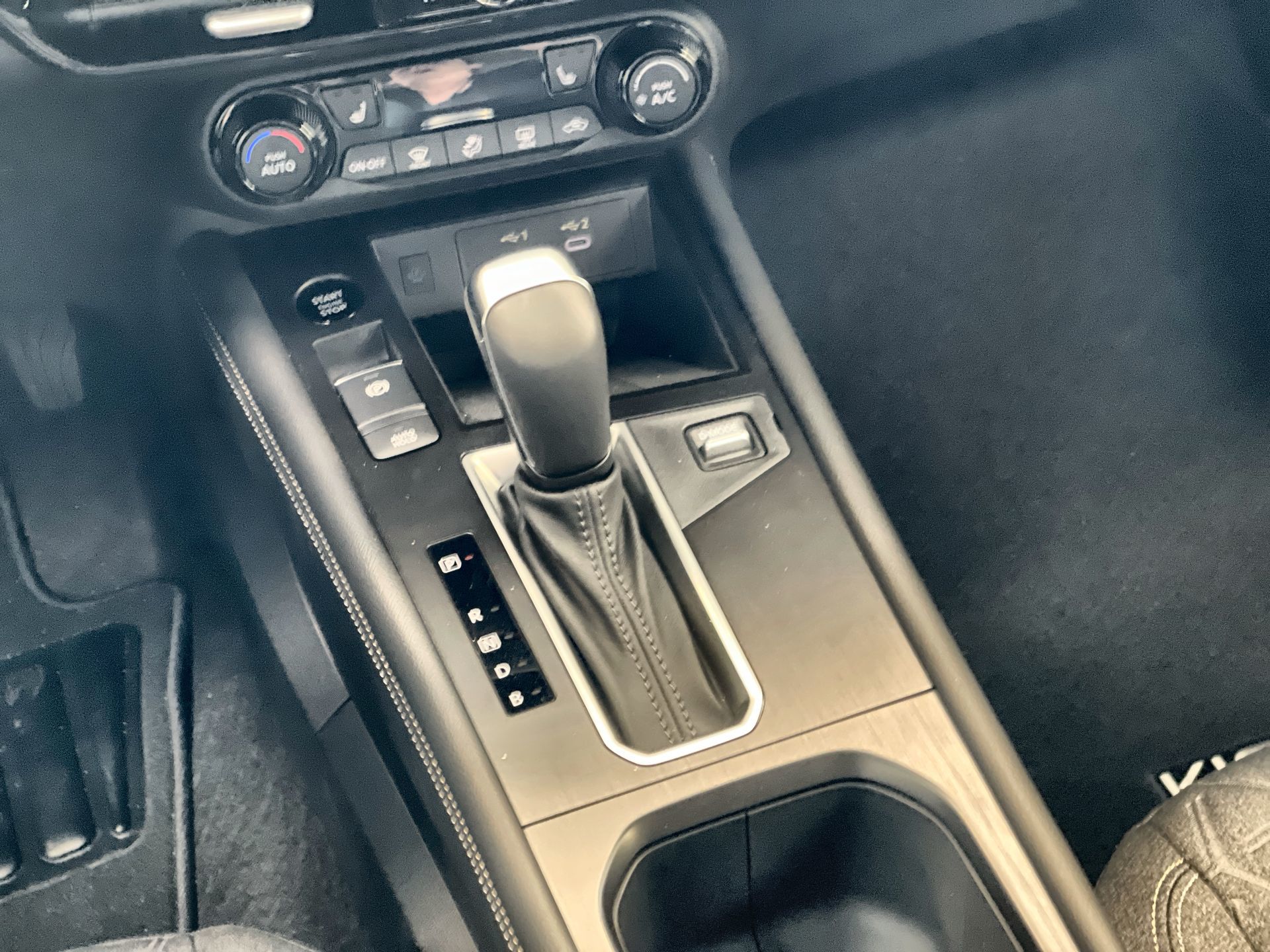 2025 Nissan Kicks in Regina, Saskatchewan