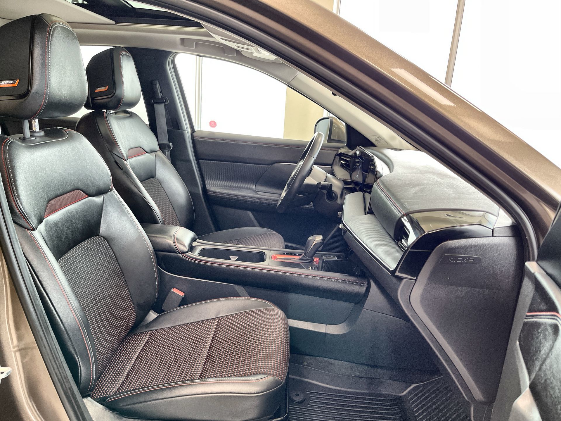 2025 Nissan Kicks