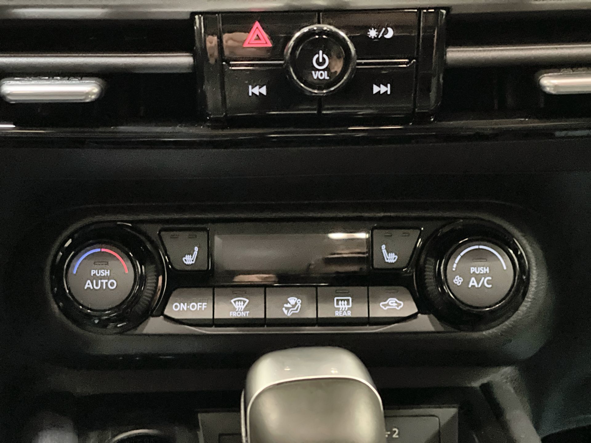 2025 Nissan Kicks