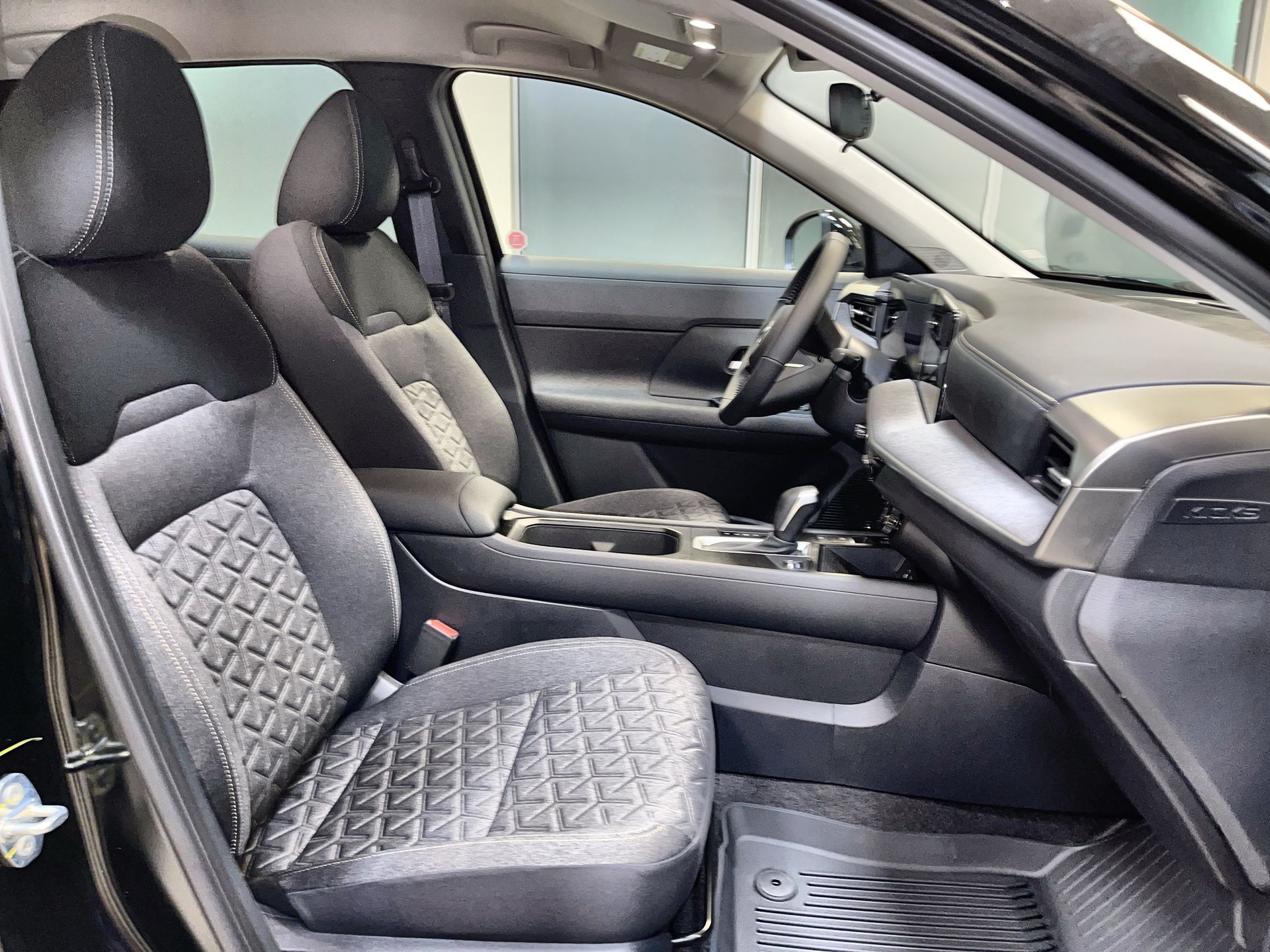 2025 Nissan Kicks
