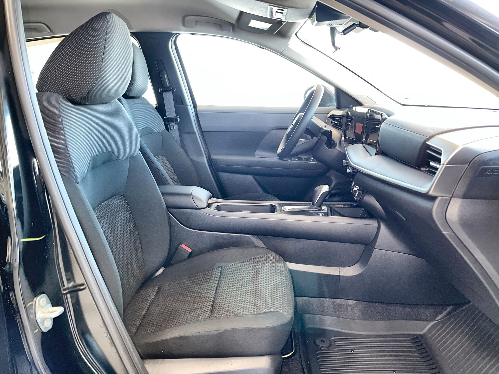 2025 Nissan Kicks