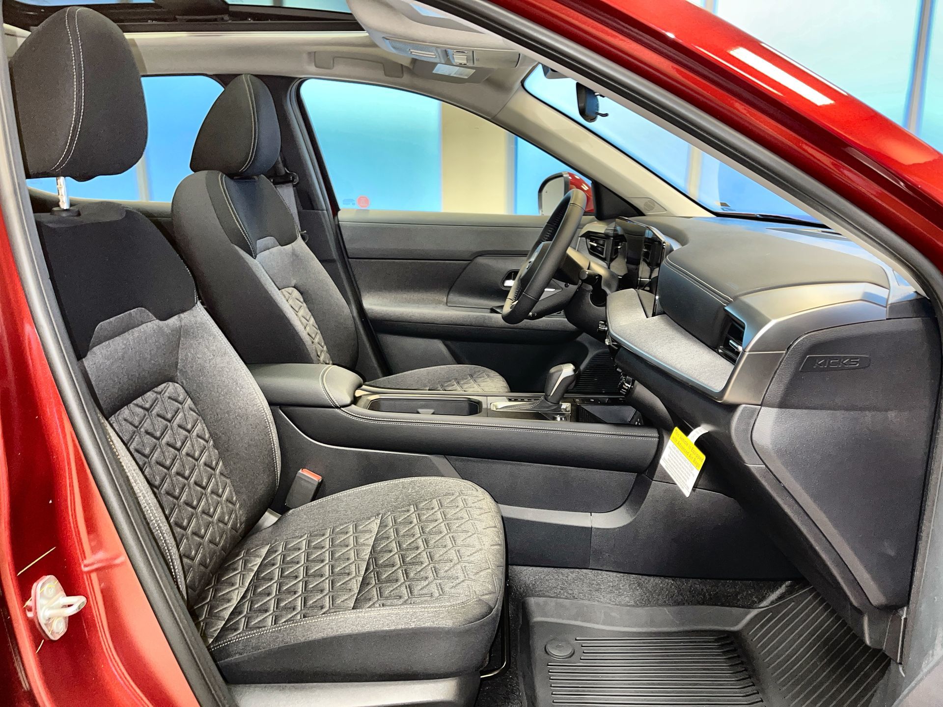 2025 Nissan Kicks