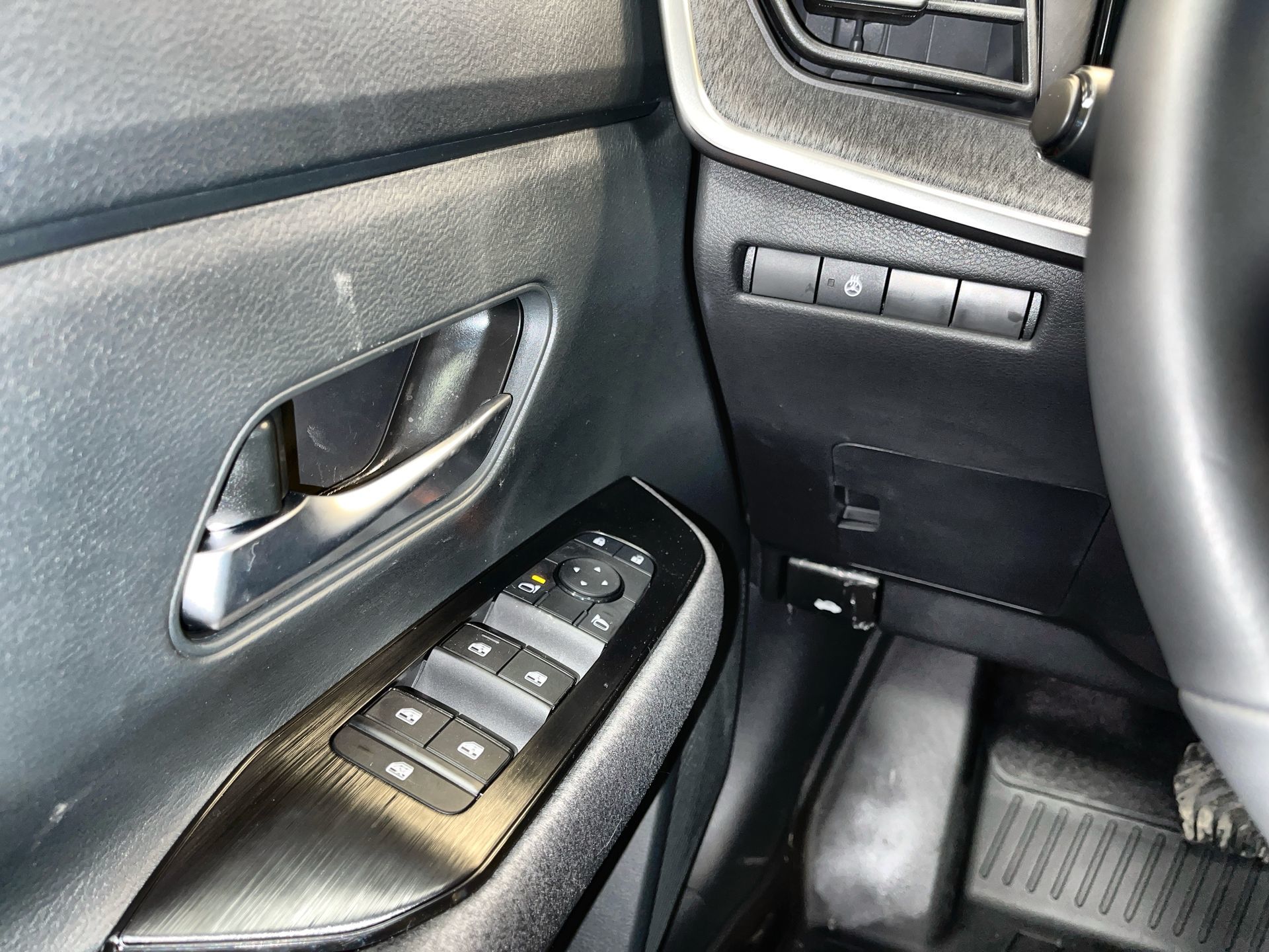 2025 Nissan Kicks