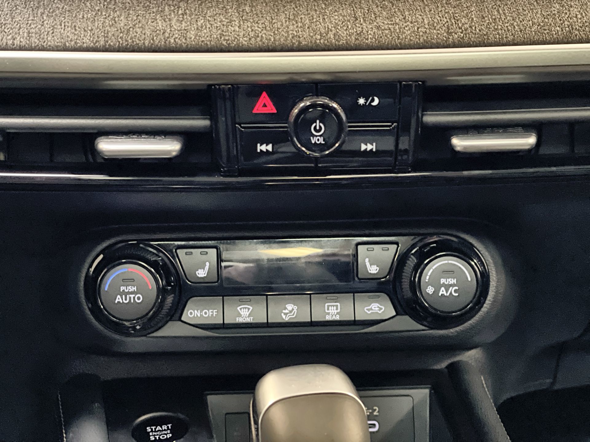 2025 Nissan Kicks