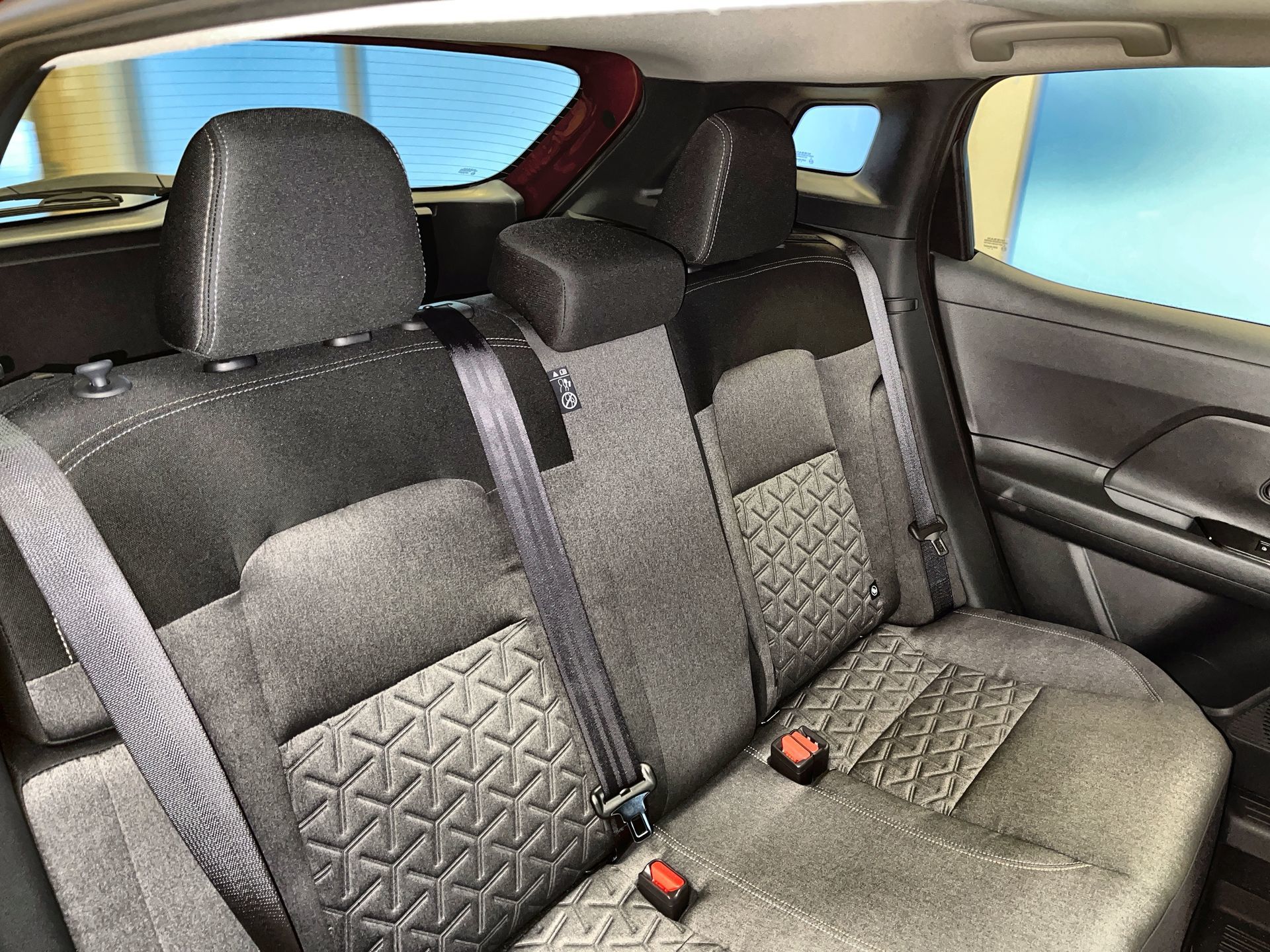2025 Nissan Kicks