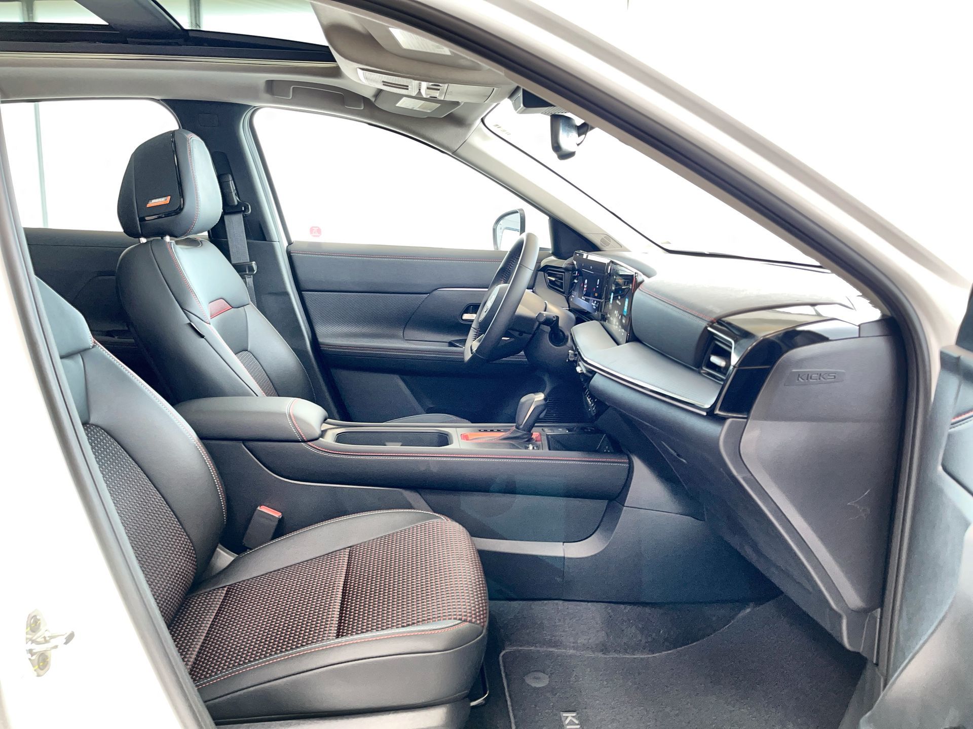 2025 Nissan Kicks