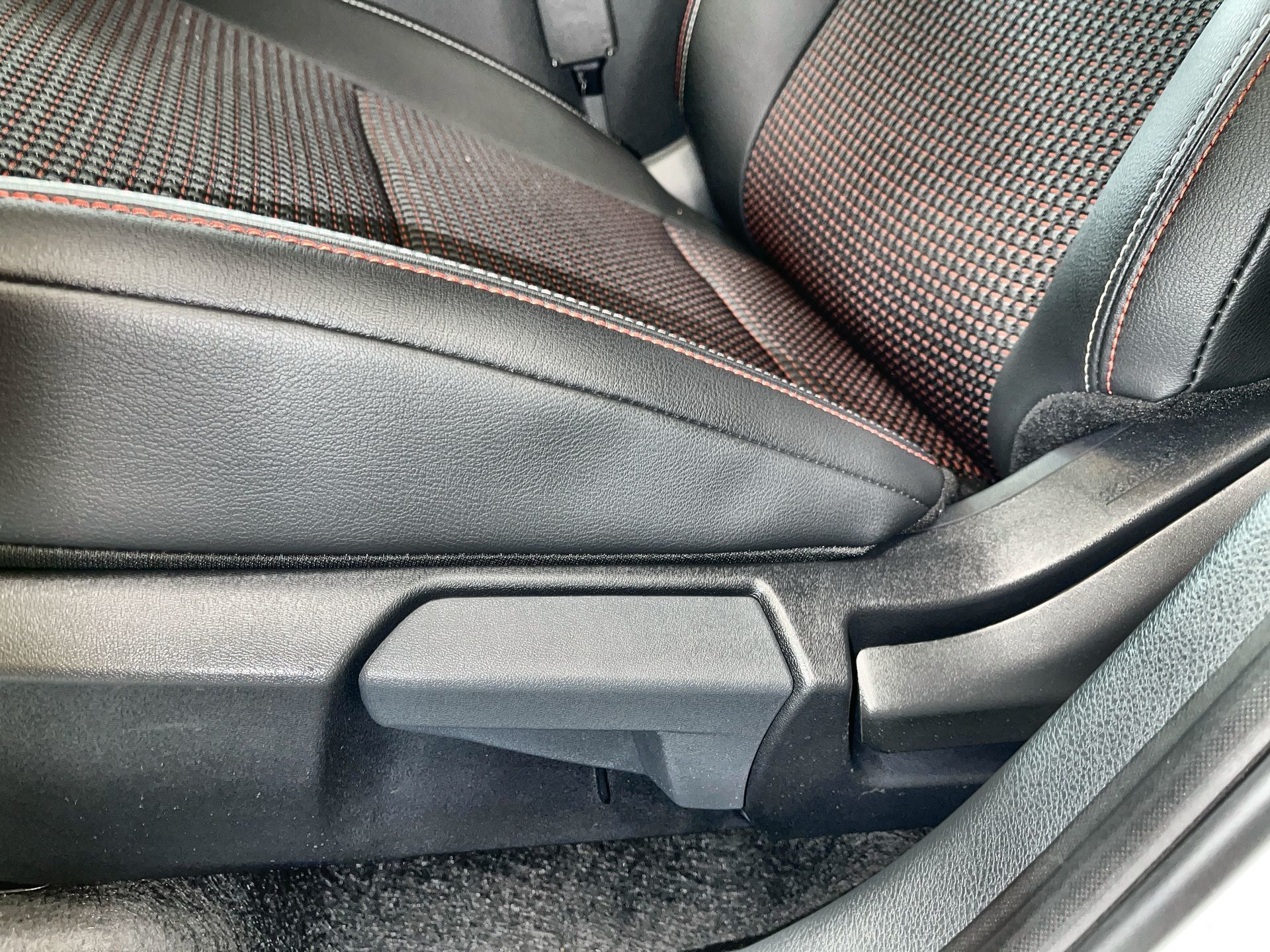 2025 Nissan Kicks