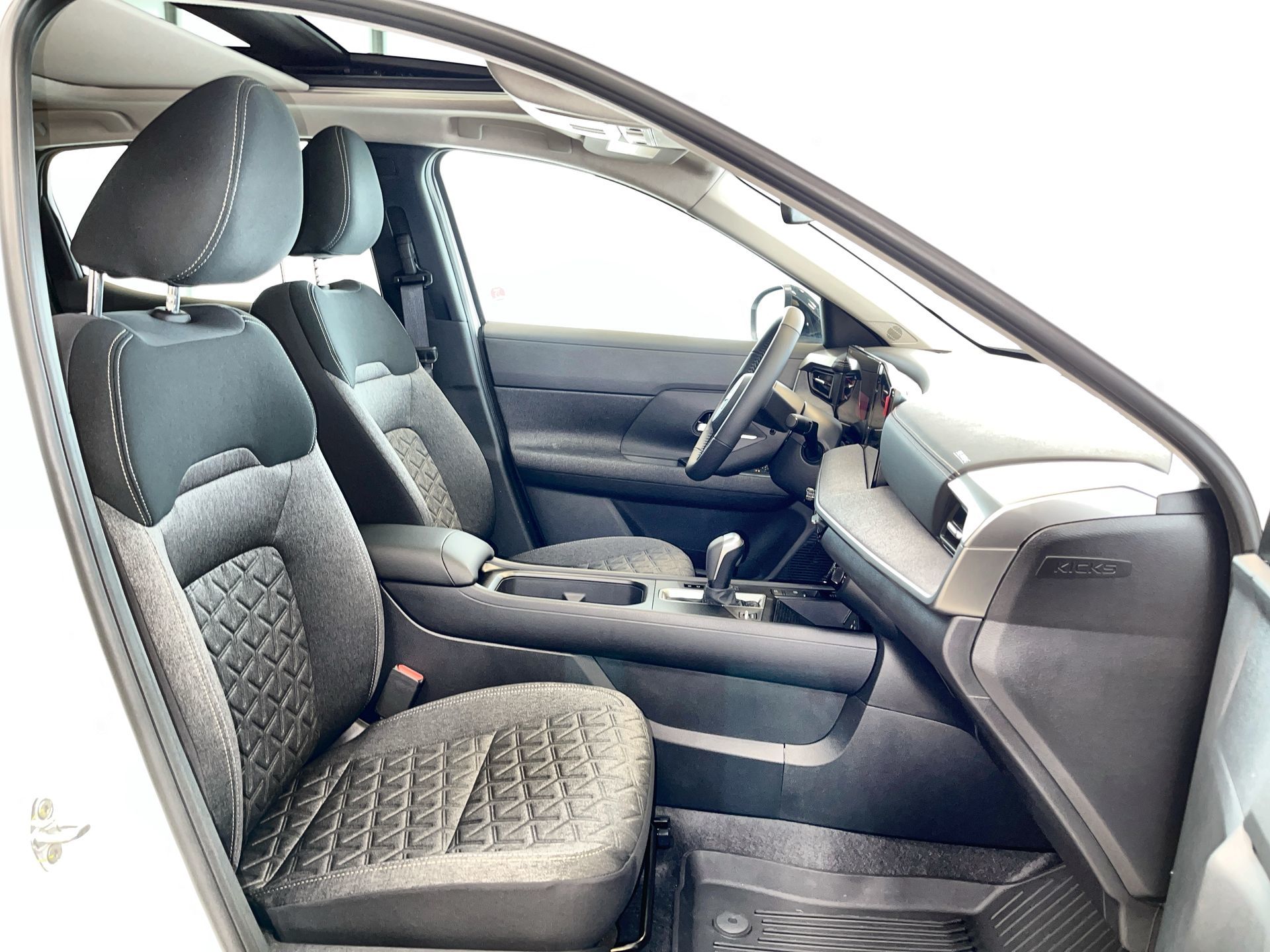 2026 Nissan Kicks