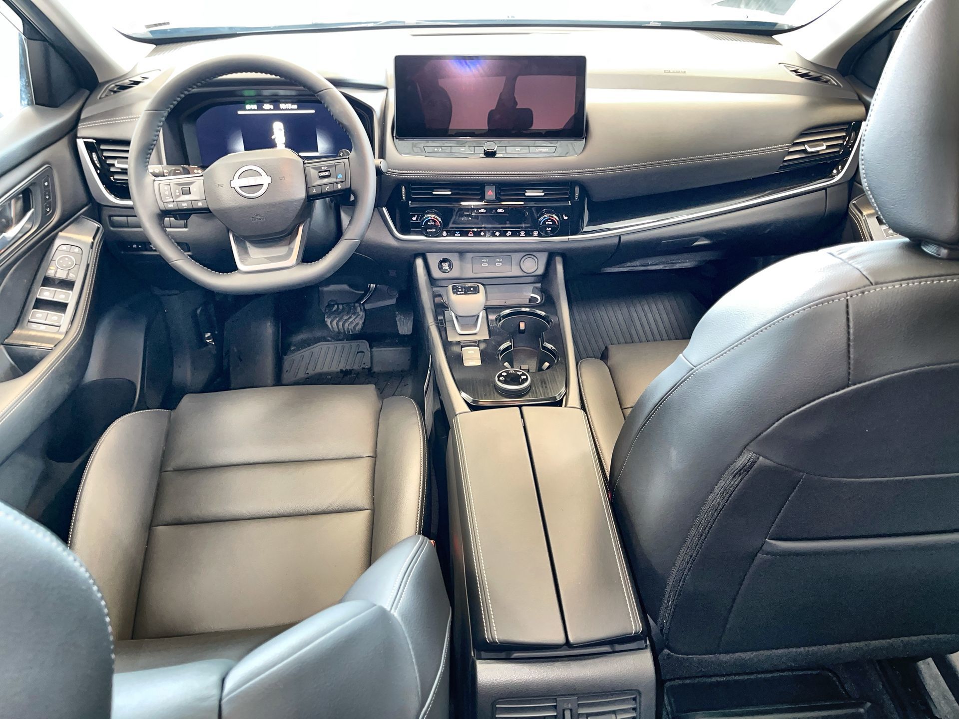 2025 Nissan Rogue in Regina, Saskatchewan