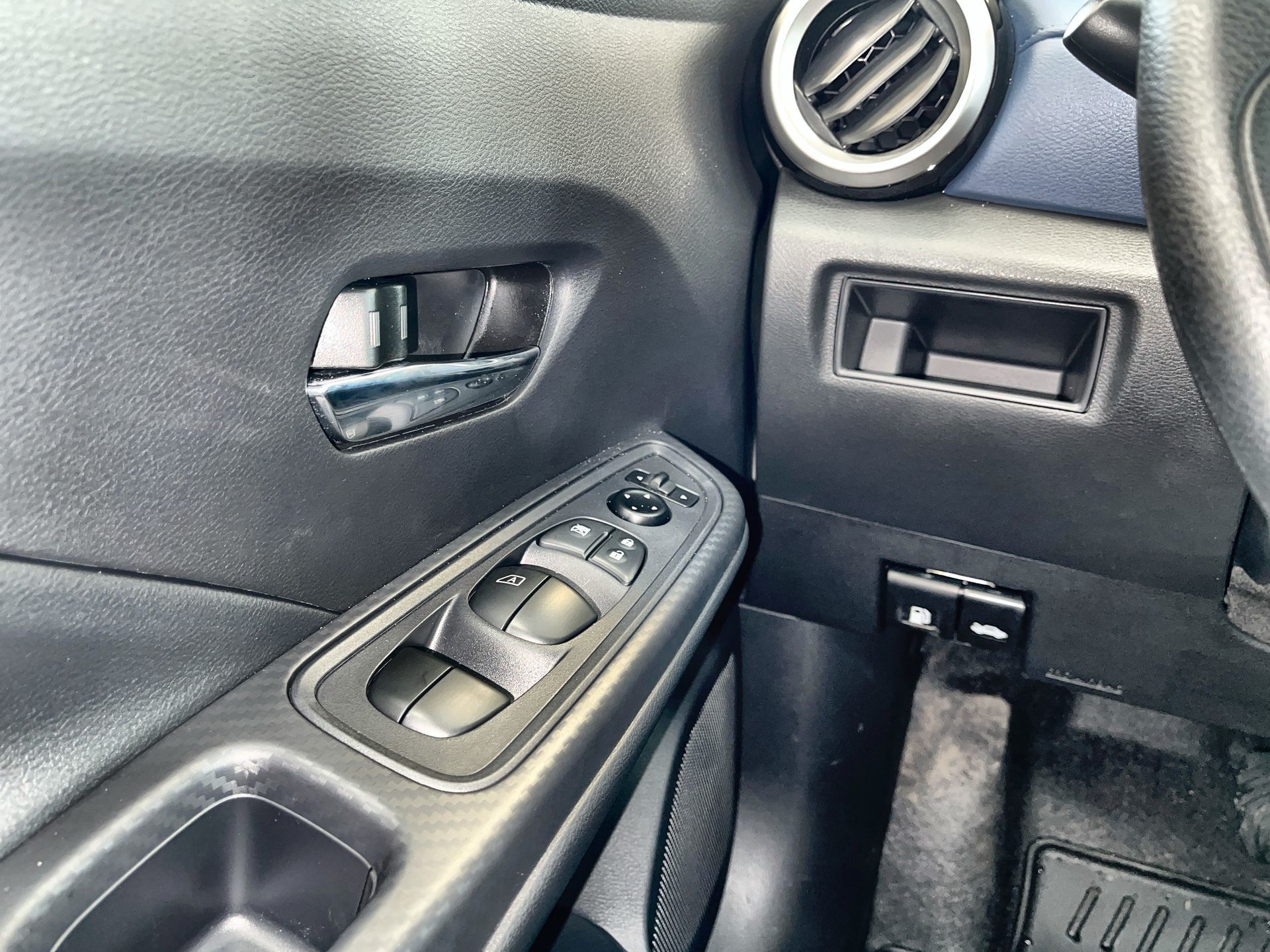 2025 Nissan Versa