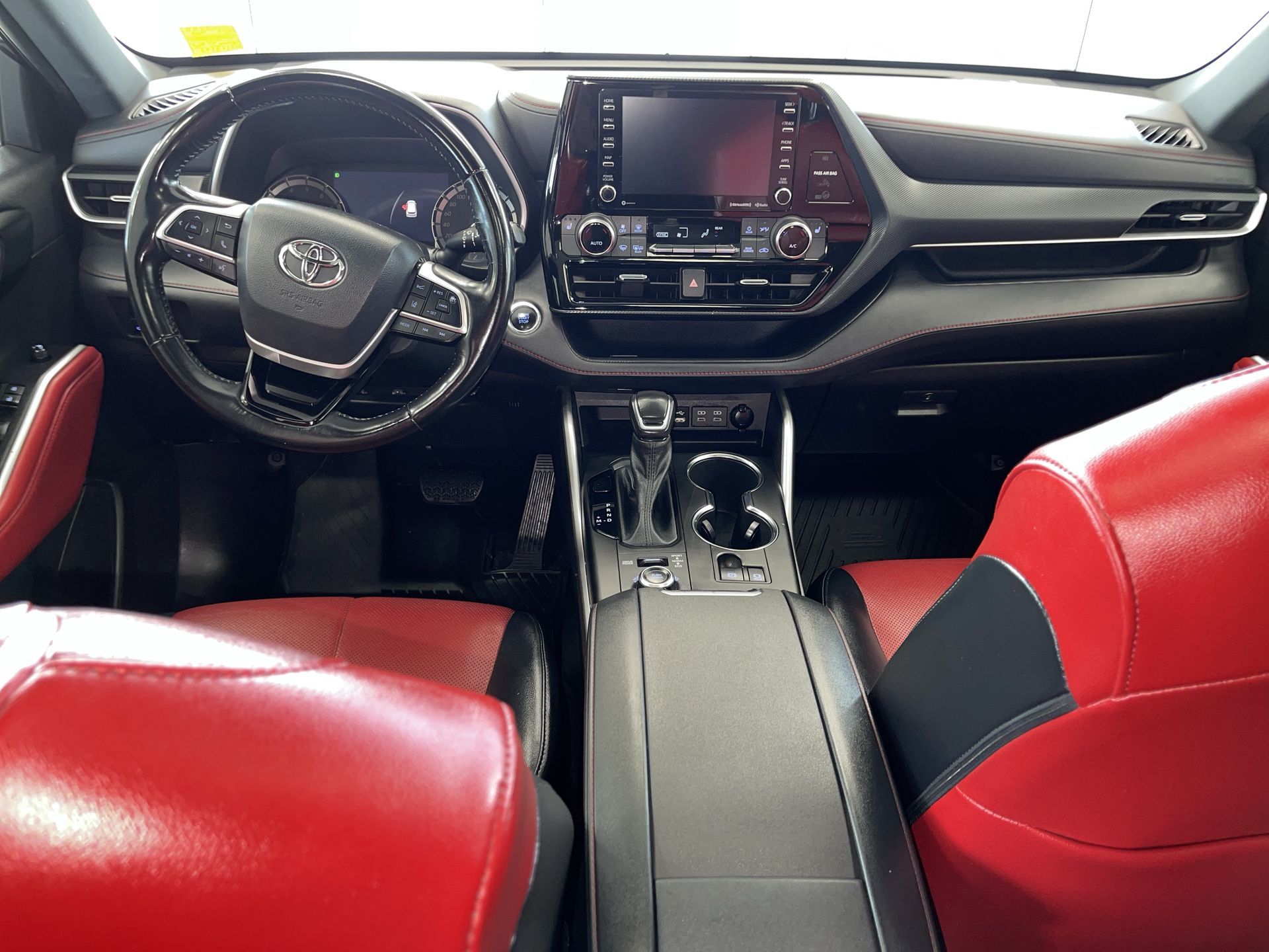 Toyota Highlander  2022 à Regina, Saskatchewan