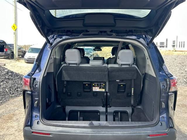 Toyota Sienna Hybrid  2021 à Regina, Saskatchewan