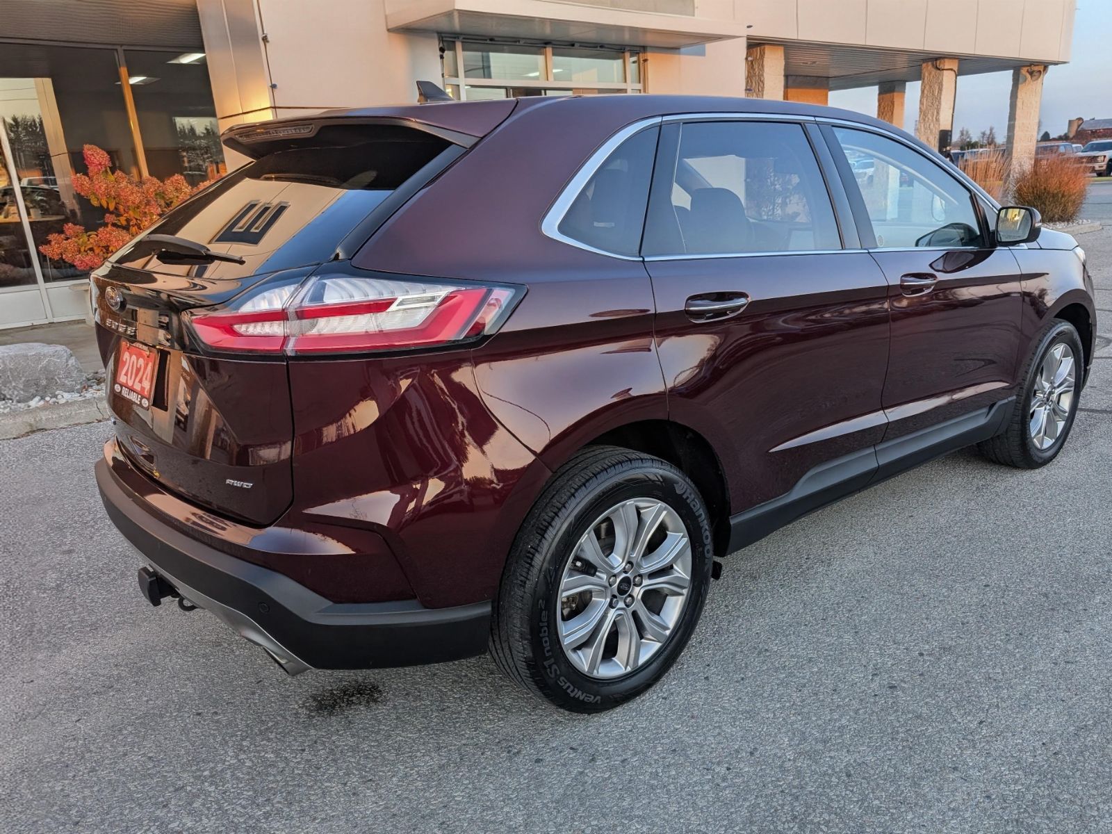 Photo 2024 Ford Edge Titanium AWD #5