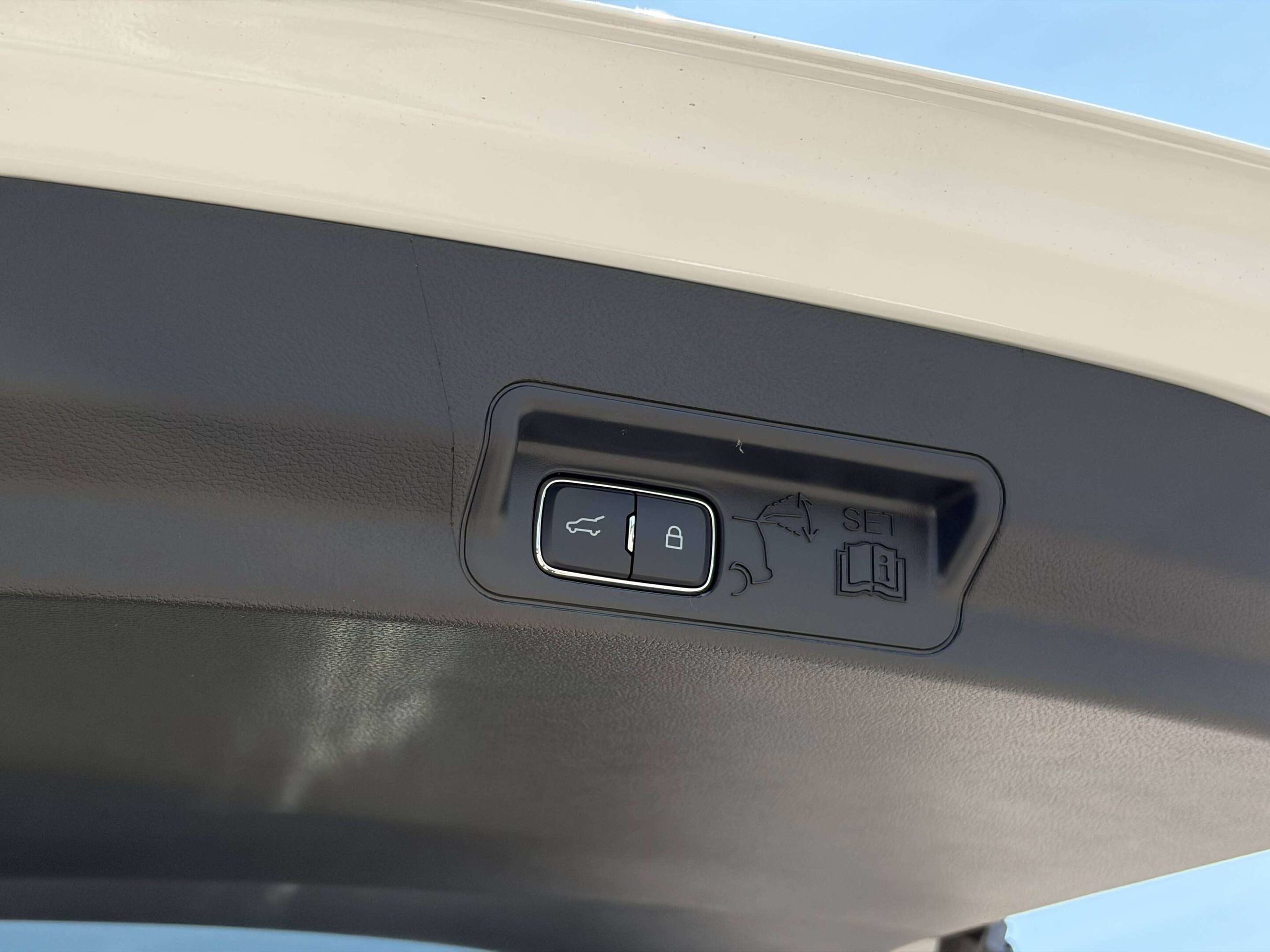 Photo 2026 Ford Explorer ST-Line #7
