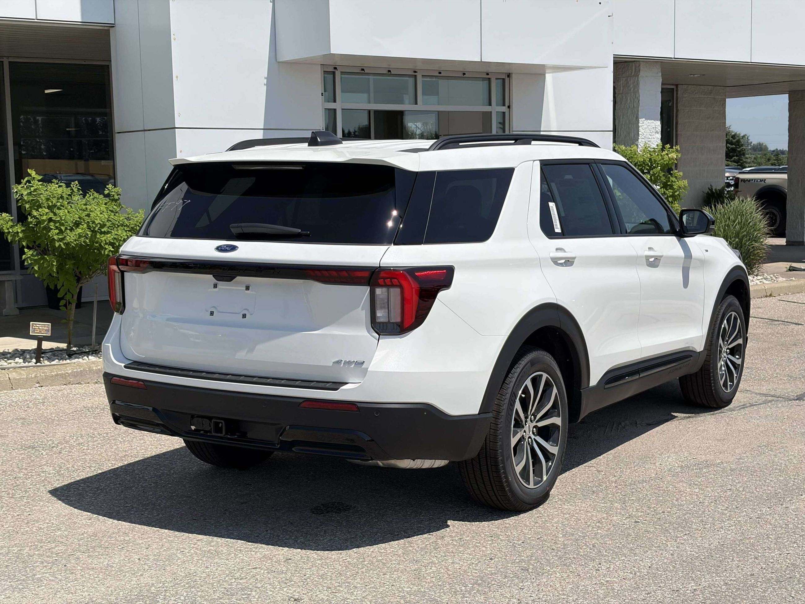 Photo 2026 Ford Explorer ST-Line #4