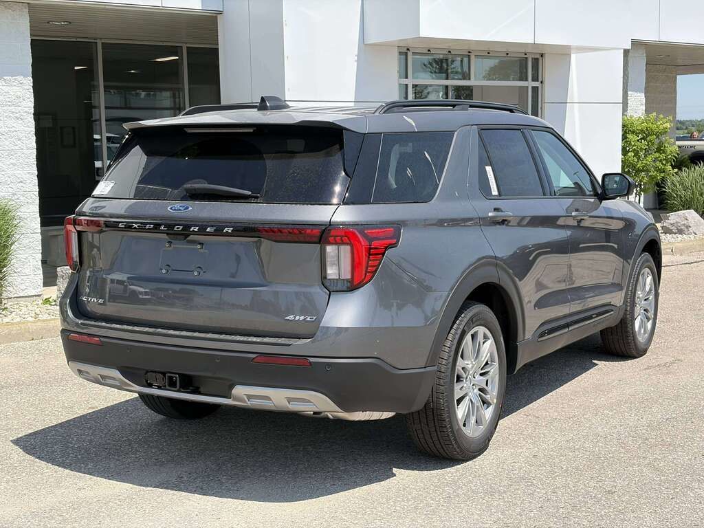 Photo 2026 Ford Explorer Active #4
