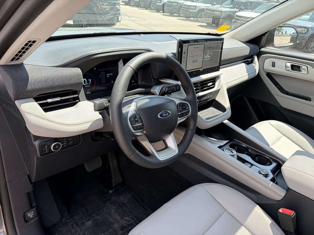 Photo 2026 Ford Explorer Active #8