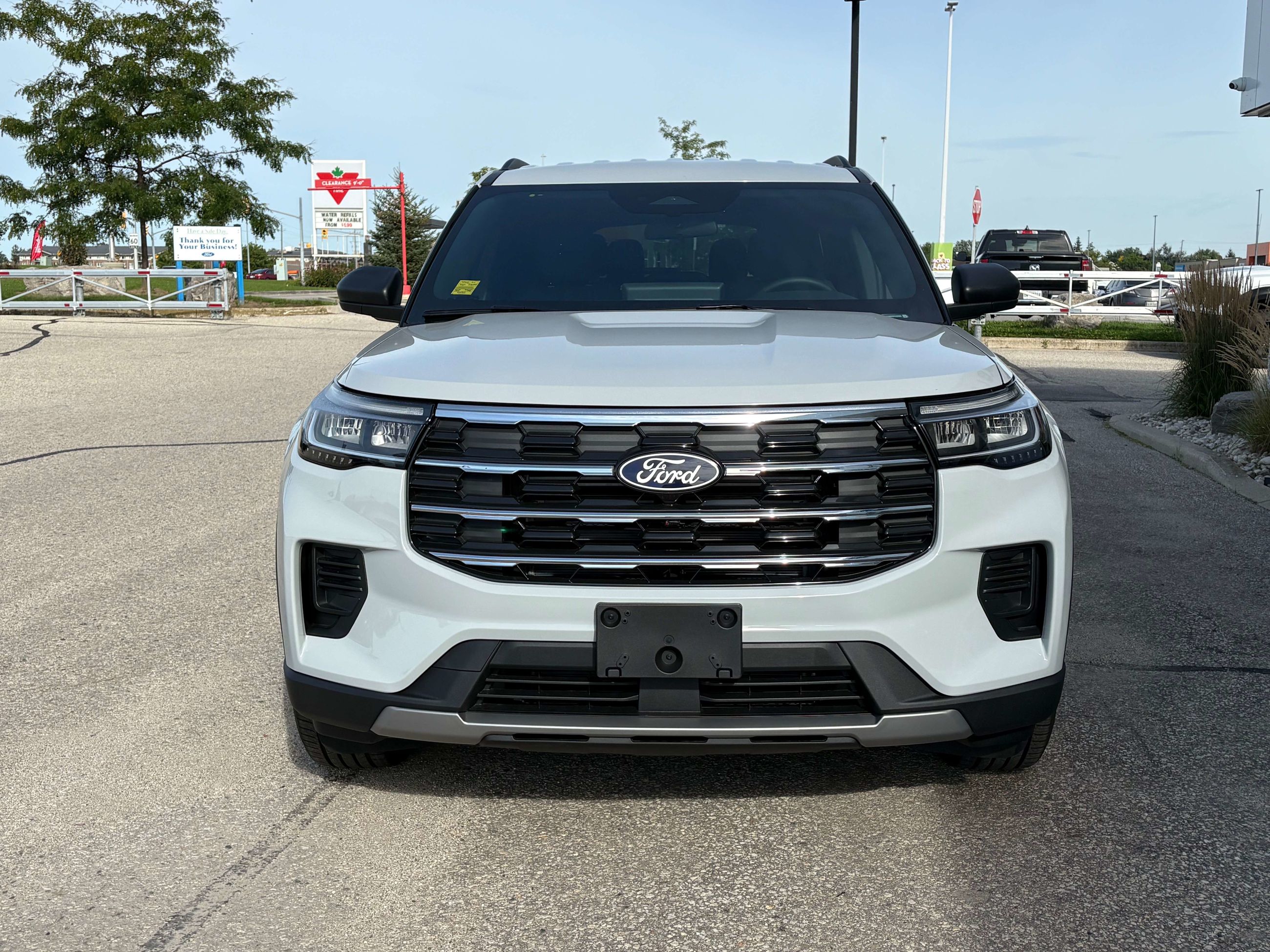Photo 2027 Ford Explorer Active #2