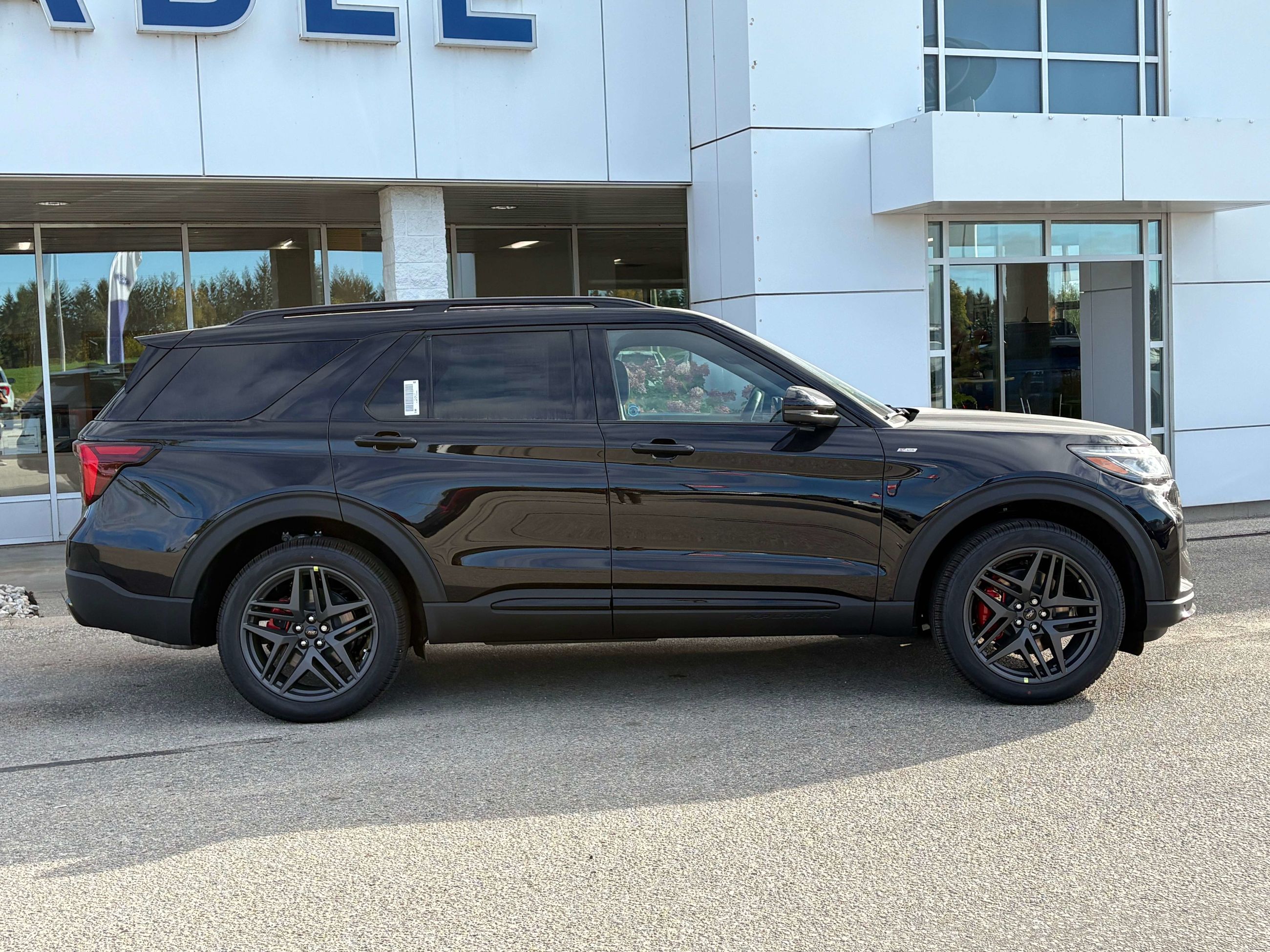 Photo 2027 Ford Explorer ST-Line #3