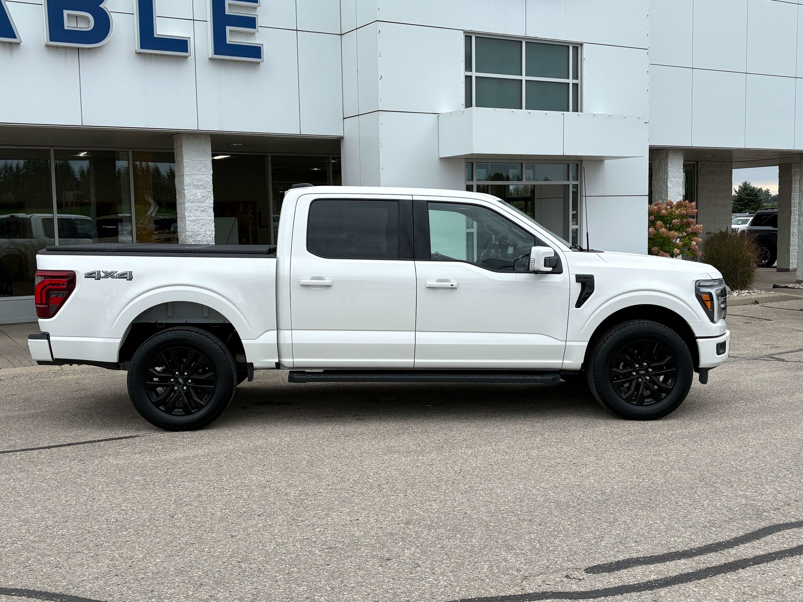 Photo 2026 Ford F-150 Lariat #3