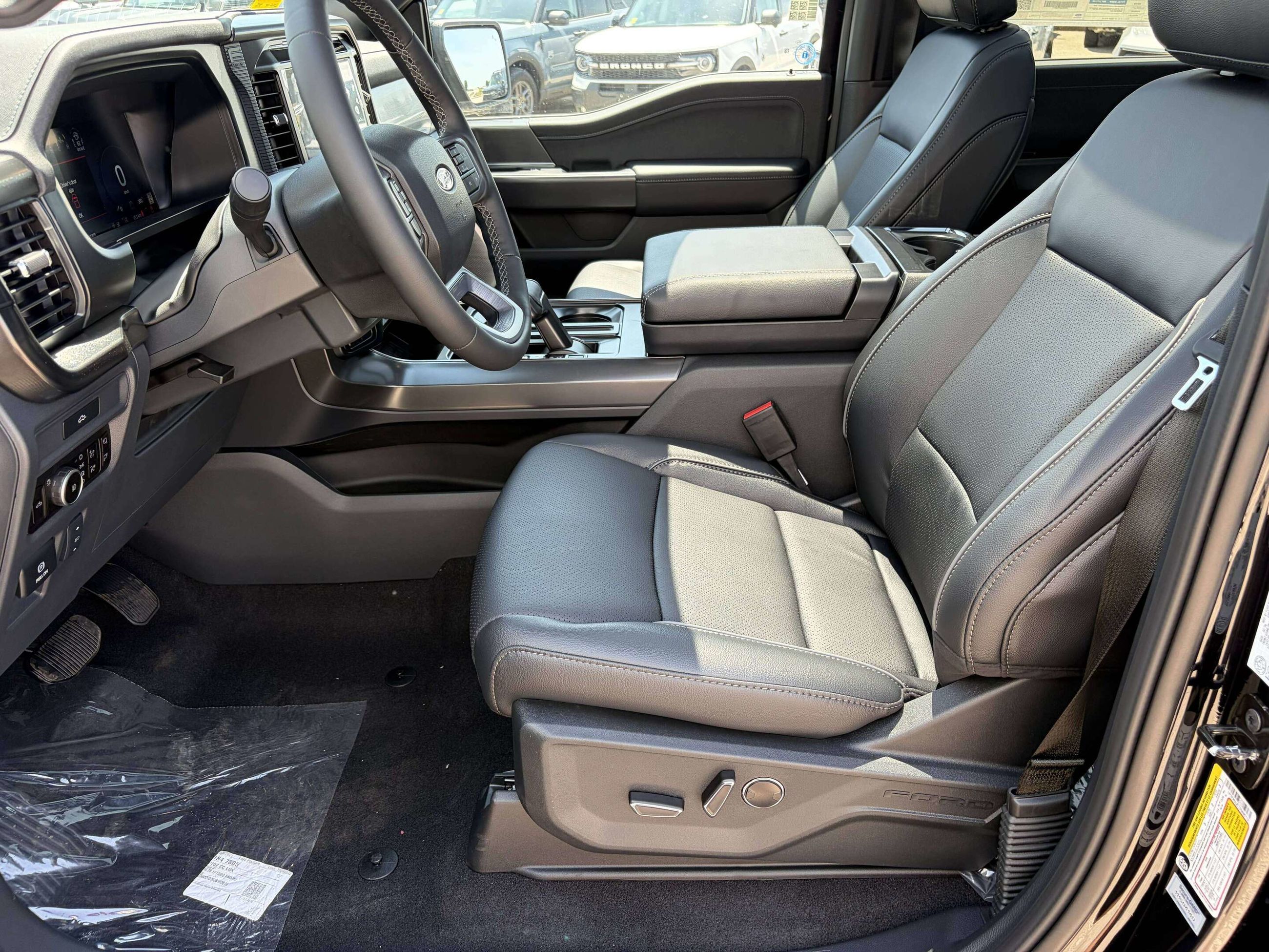Photo 2026 Ford F-150 Lariat #8