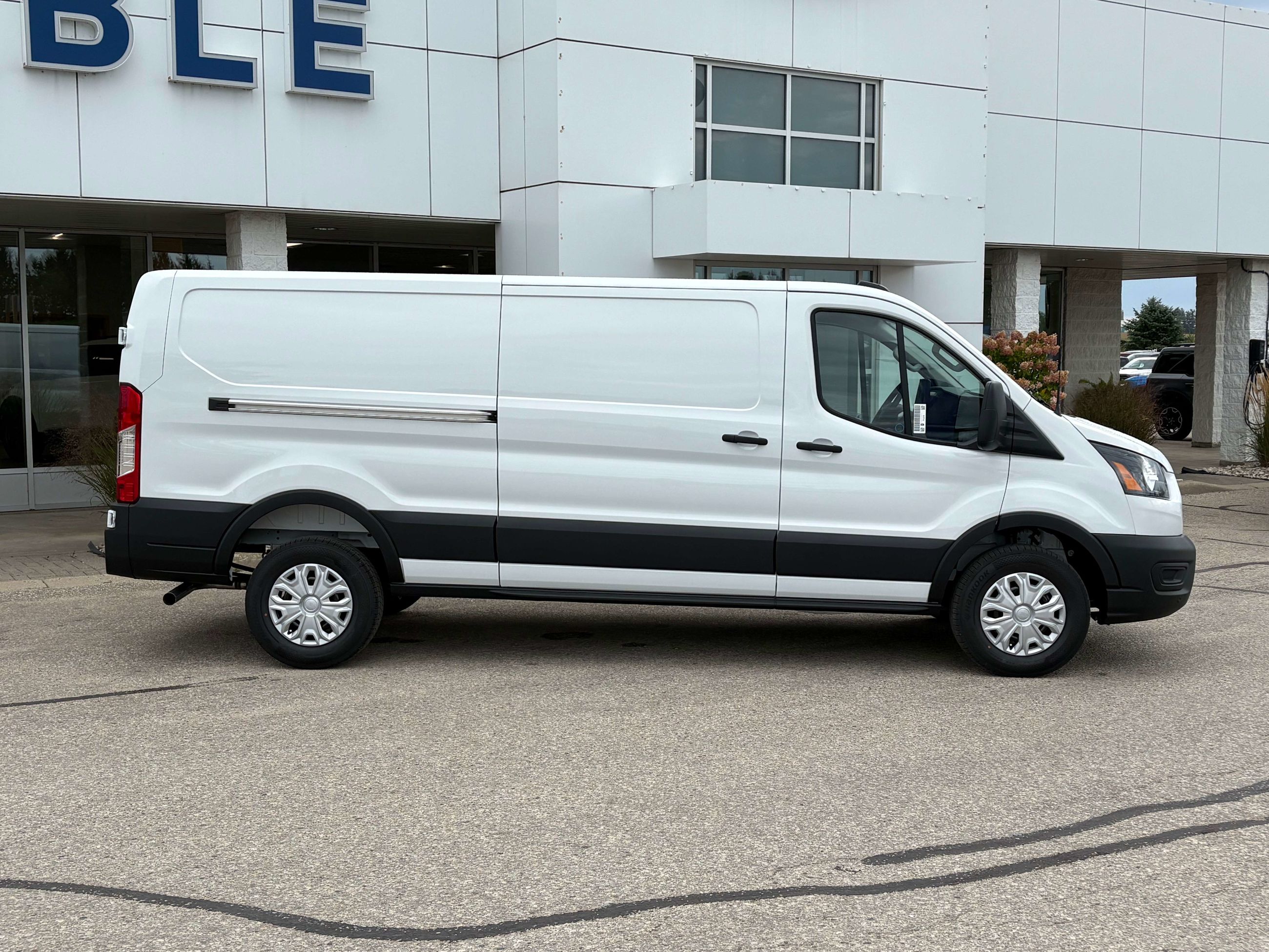 Photo 2027 Ford Transit Long 148 #3