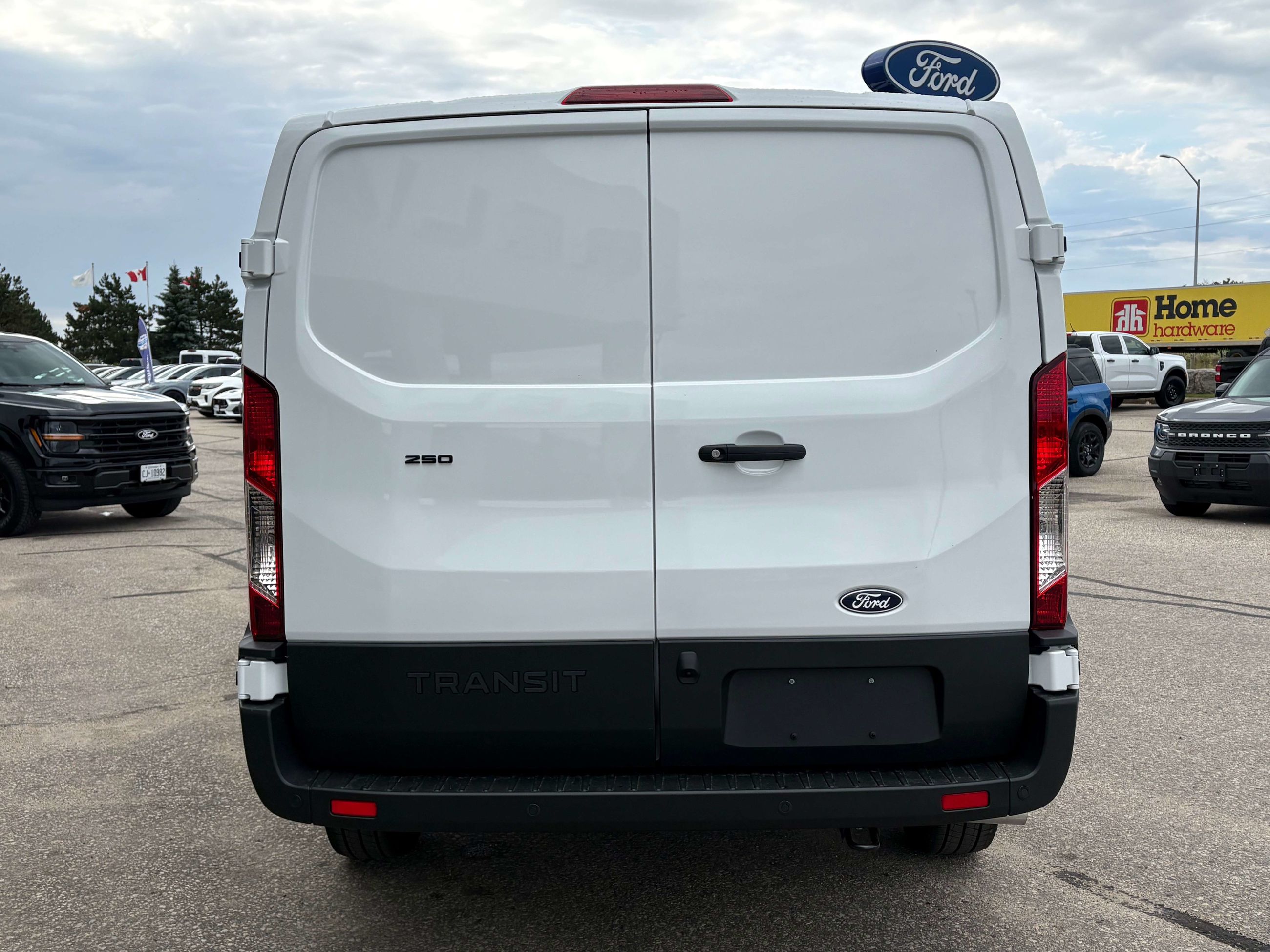 Photo 2027 Ford Transit Long 148 #5