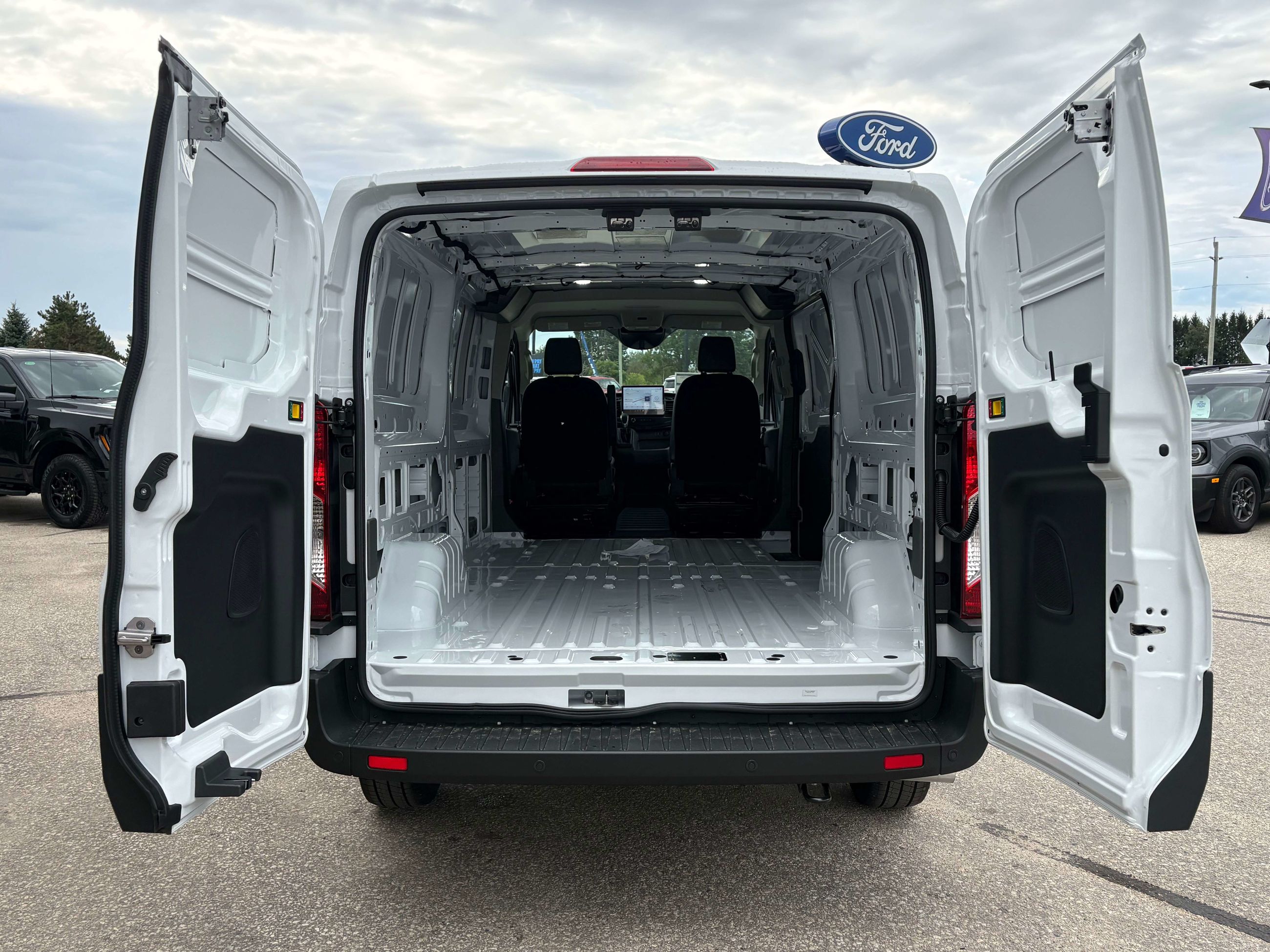 Photo 2027 Ford Transit Long 148 #8