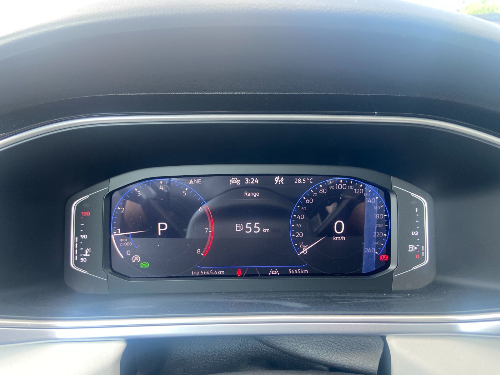 Volkswagen Taos Comfortline 4Motion TOIT PANORAMIQUE 2025 — photo 7