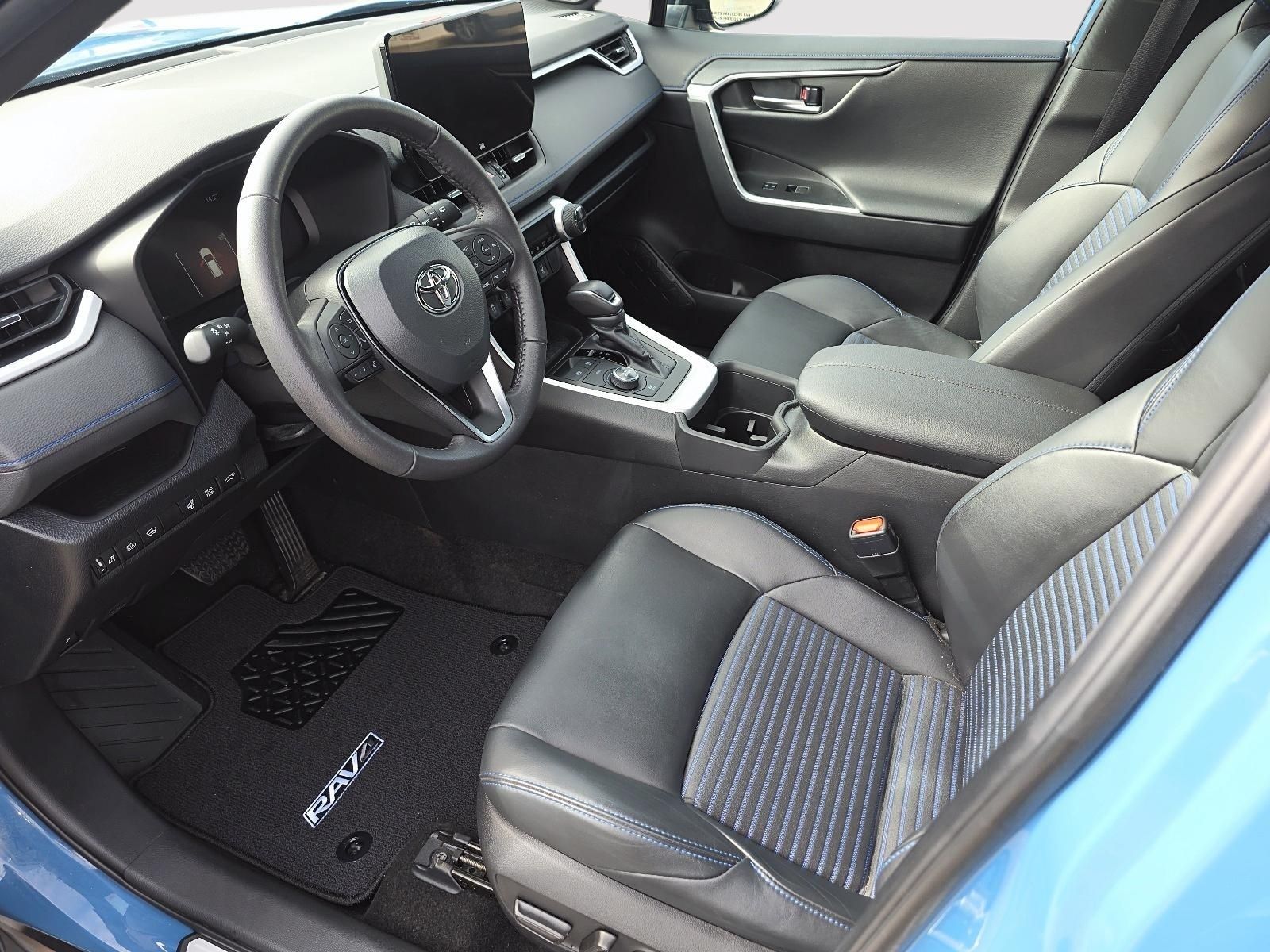 Photo 2024 Toyota RAV4 XSE Hybride #8
