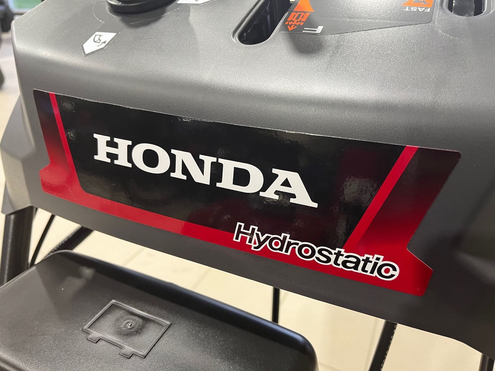 Honda HSS1332CTD Souffleuse à neige (32po) entraînement à chenilles Démarreur électrique 2023