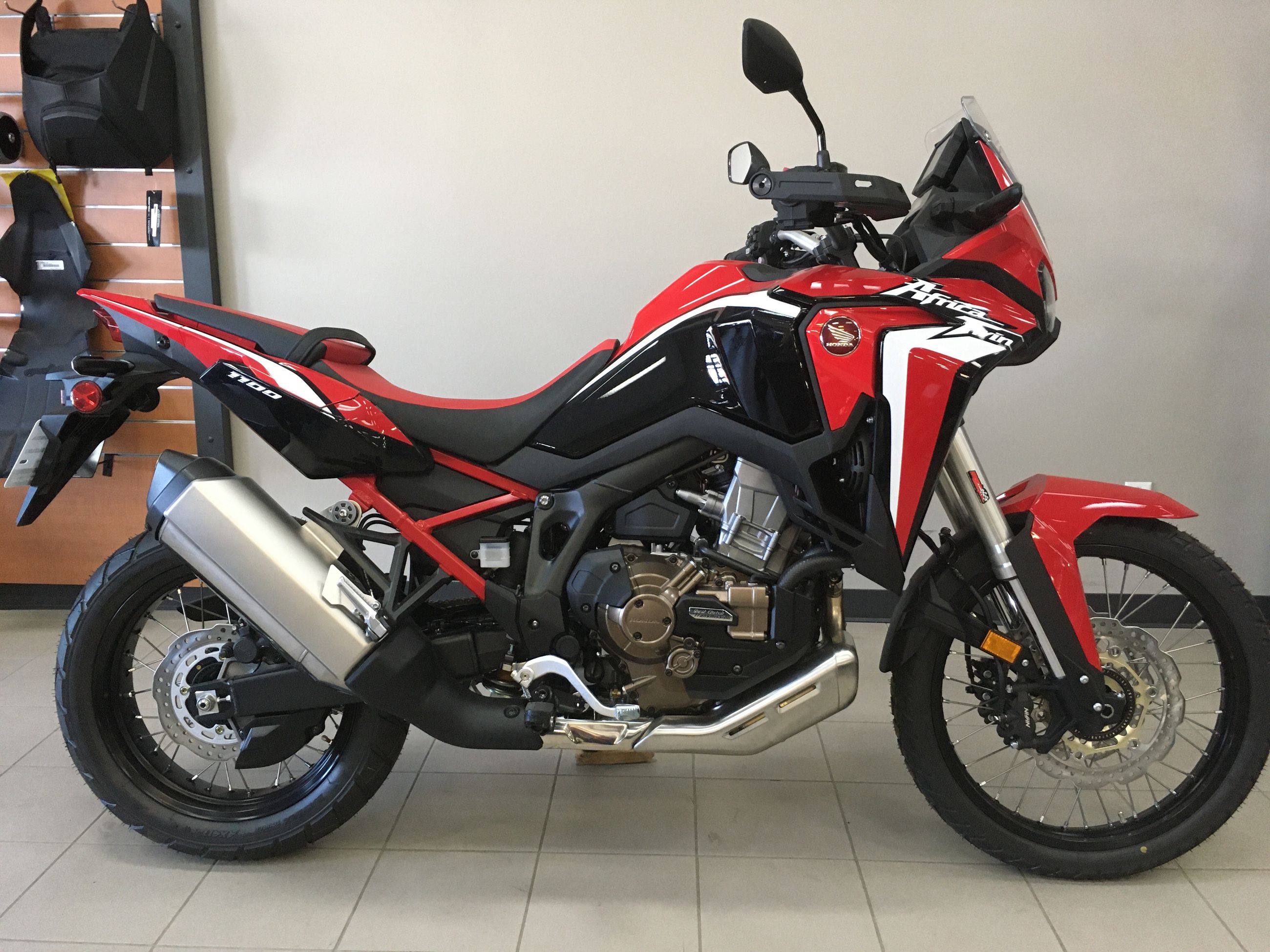 Rm Motosport In Victoriaville Africa Twin Dct Crf1100 Automatique 15 999