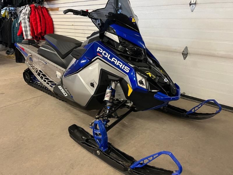 Polaris 850 INDY VR1 137  2021