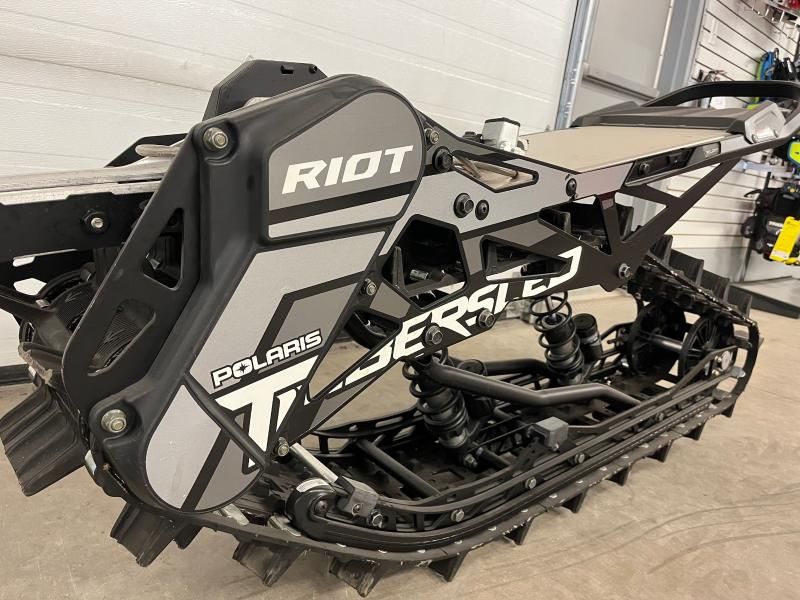 Polaris TIMBERSLED RIOT 120 S PREMIUM BLACK  2024