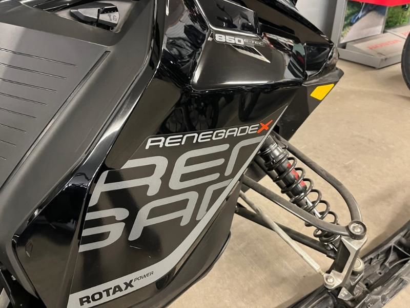 2018 SKI DOO RENEGADE 850X E-TEC