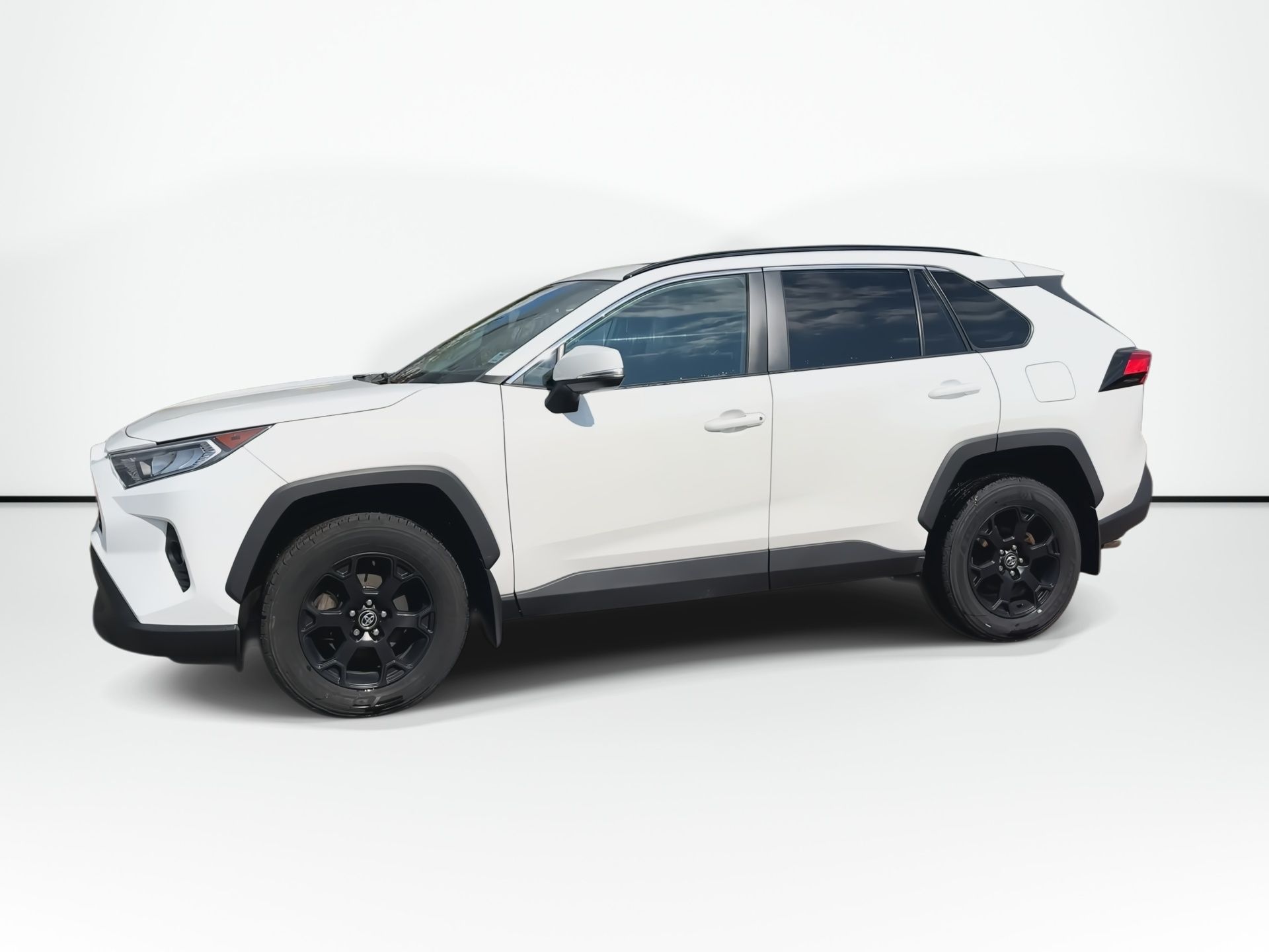 Photo 2020 Toyota RAV4 XLE | Roof | USB | Cam | HtdWheel | Bluetooth #5