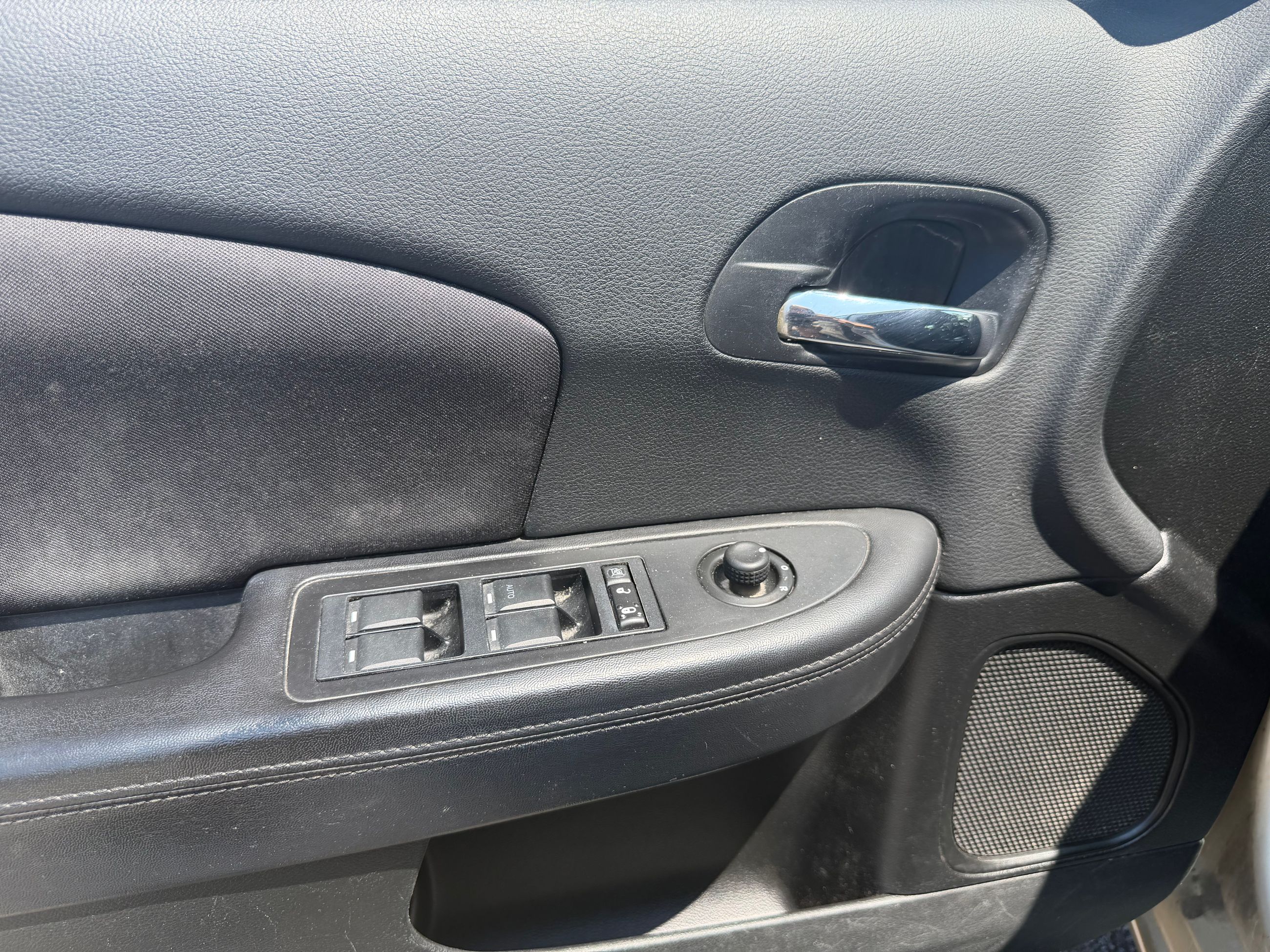 Chrysler 200 2013 — photo 6