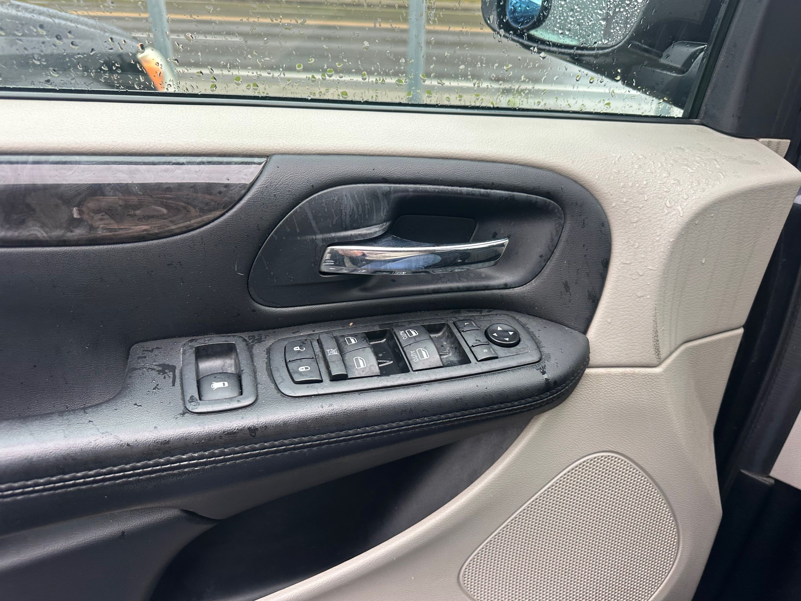 Dodge Grand Caravan 2014 — photo 8