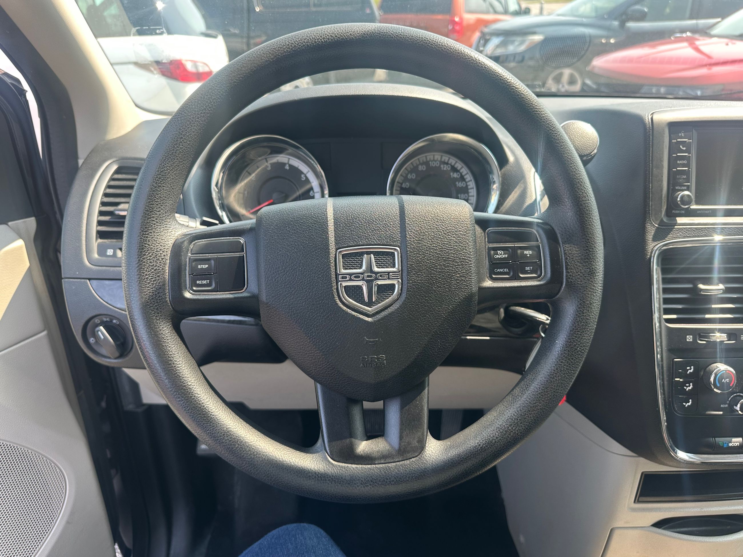 Dodge Grand Caravan 2015 — photo 7