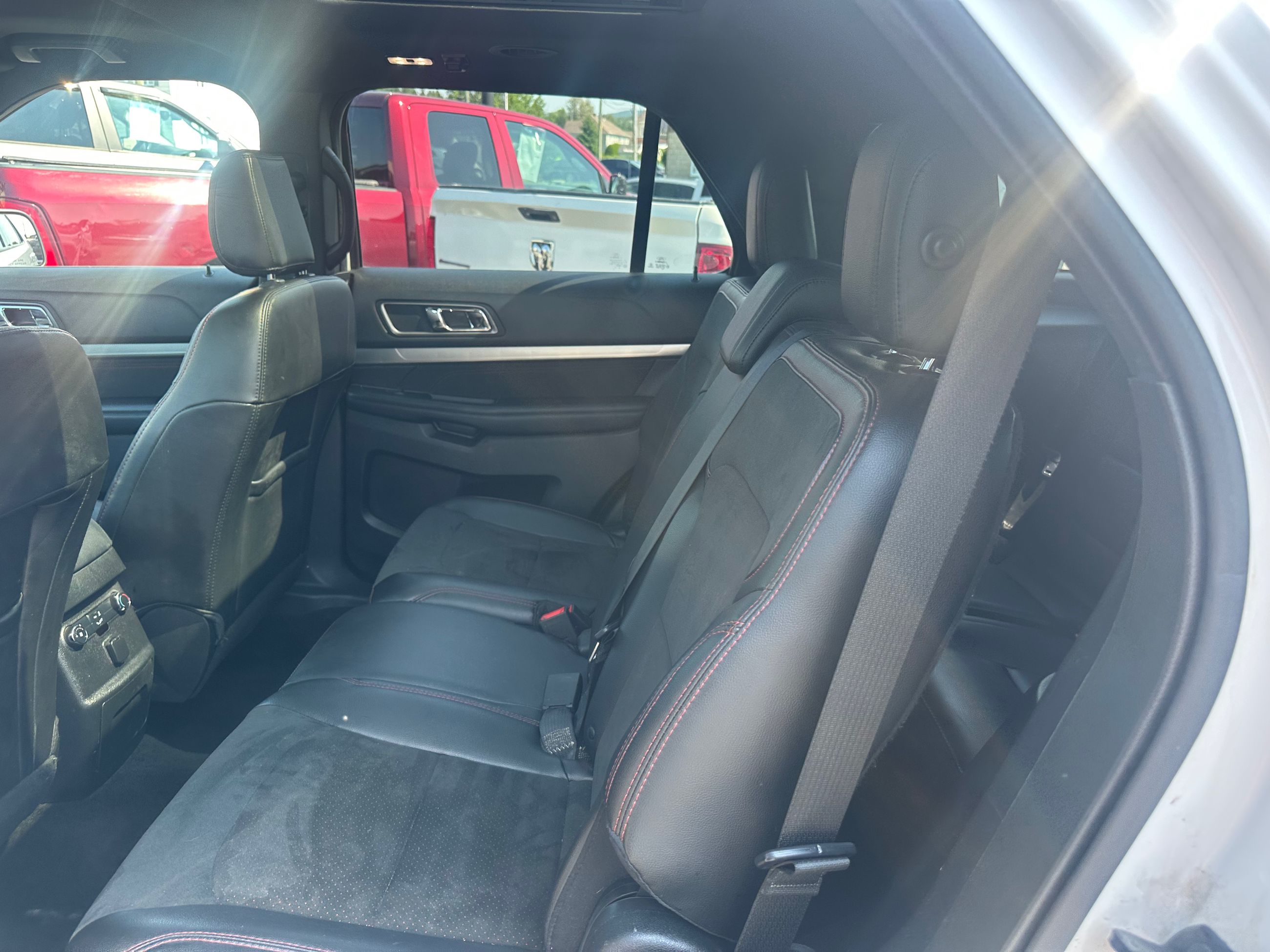 Ford Explorer 2018 — photo 7