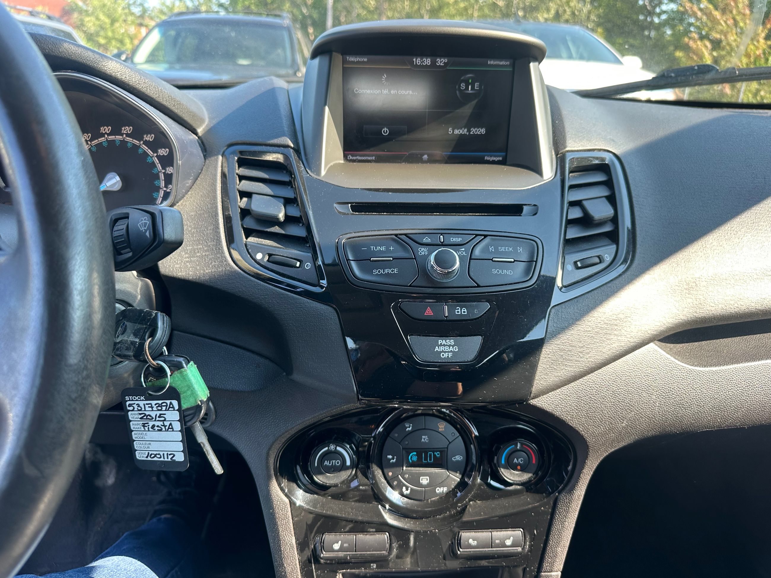 Ford Fiesta 2011 — photo 8