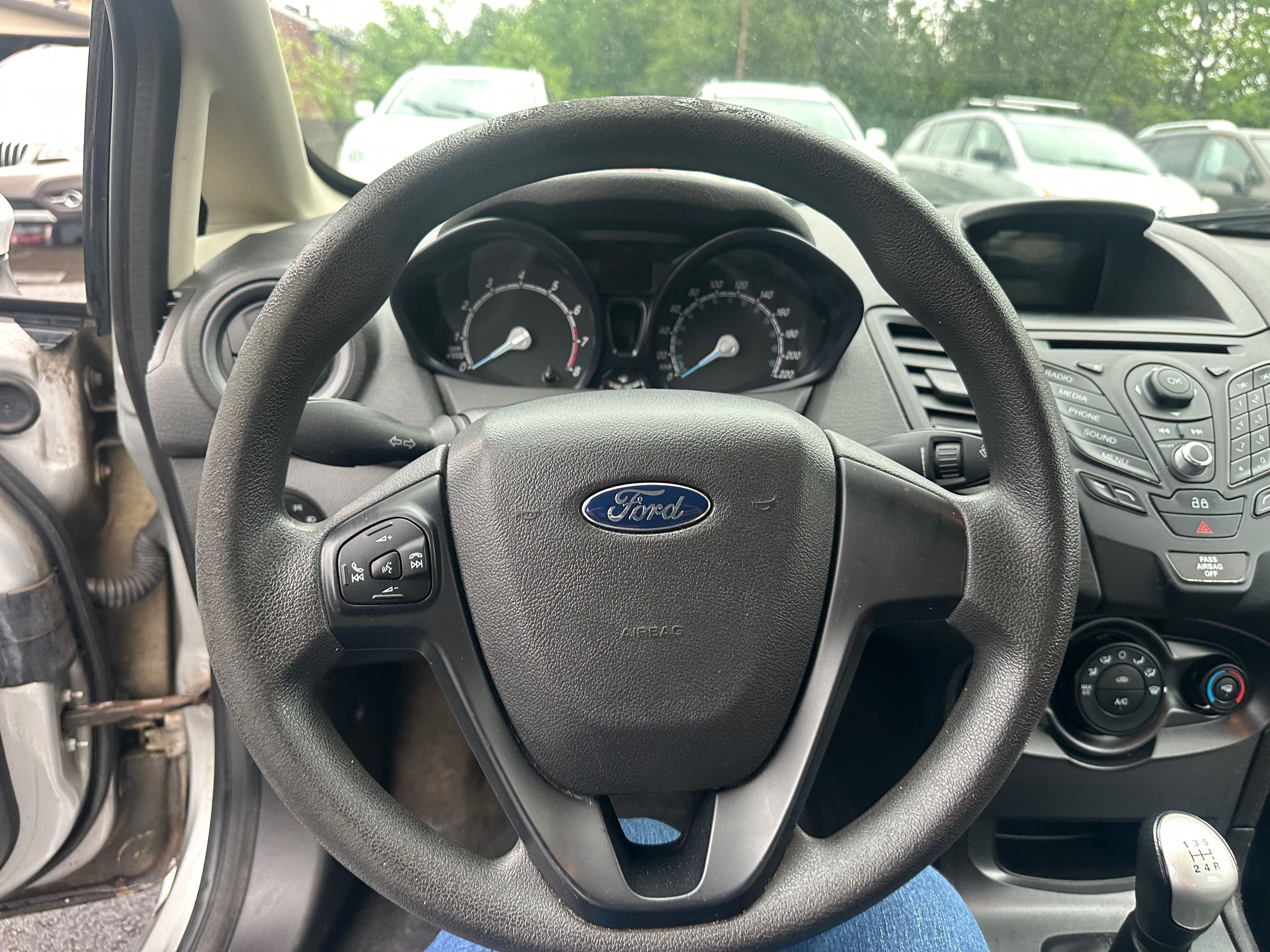 Ford Fiesta 2015 — photo 7