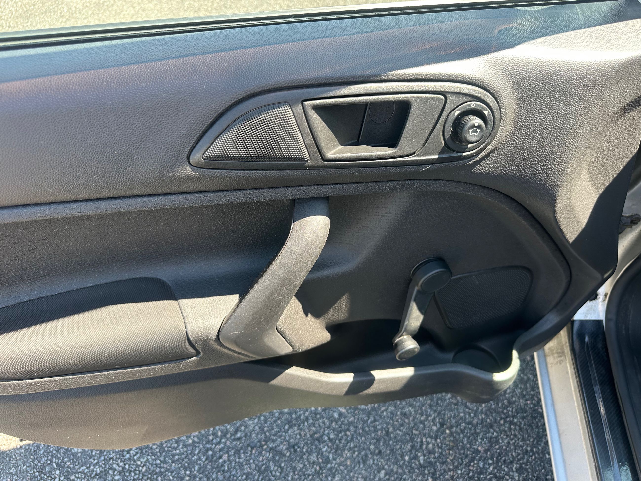 Ford Fiesta 2015 — photo 6
