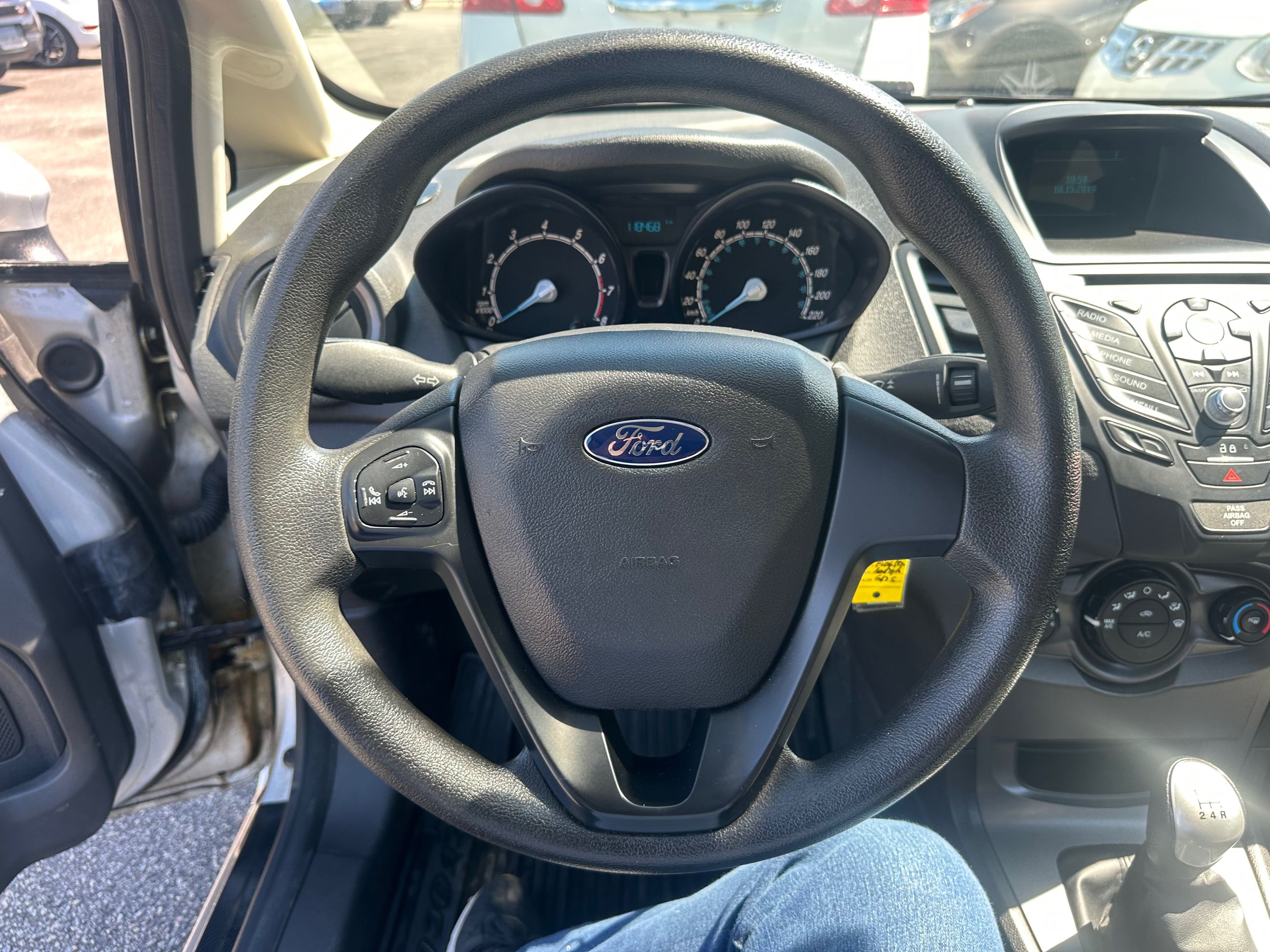 Ford Fiesta 2015 — photo 7
