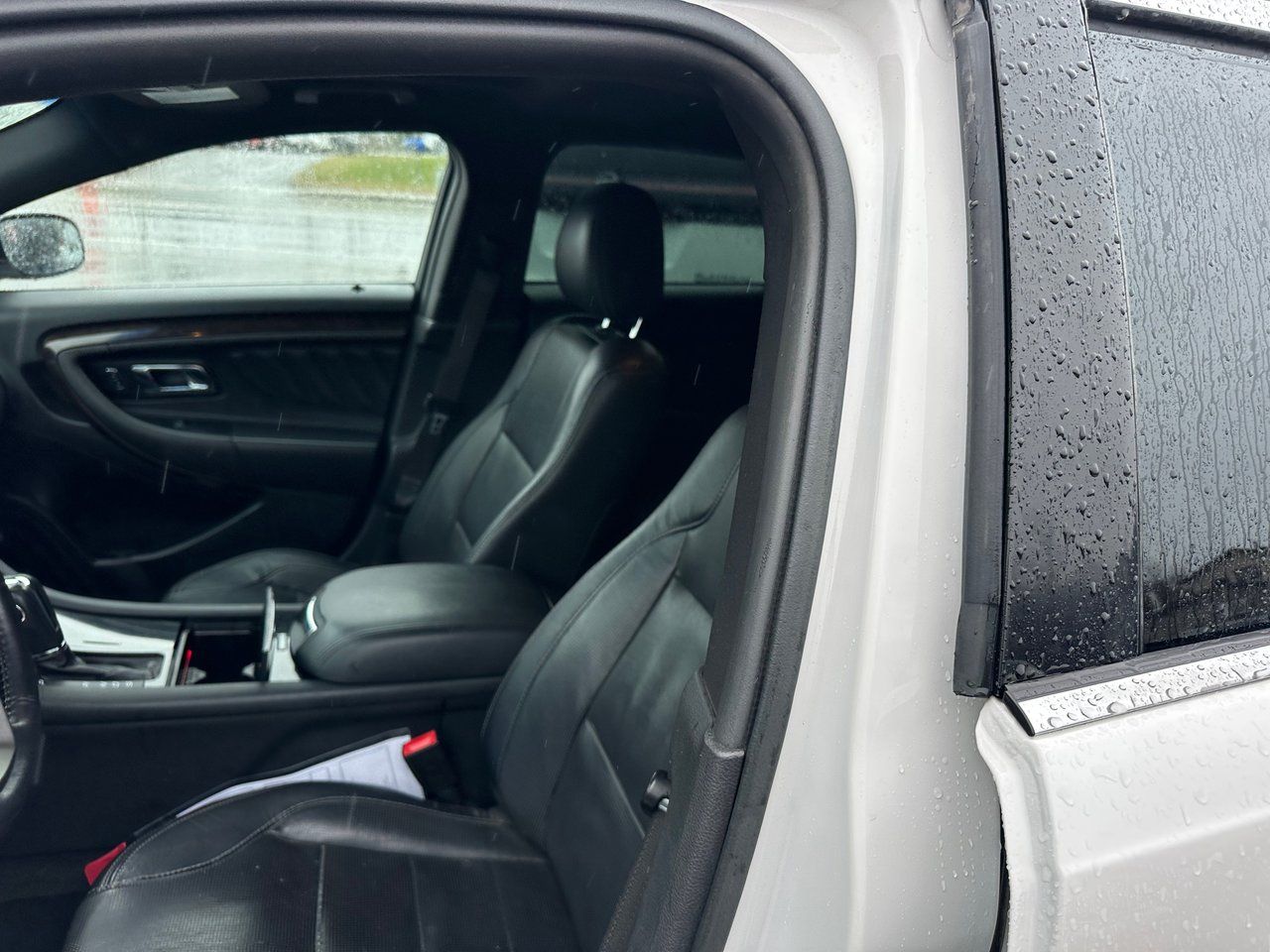 Ford Taurus 2015 — photo 7
