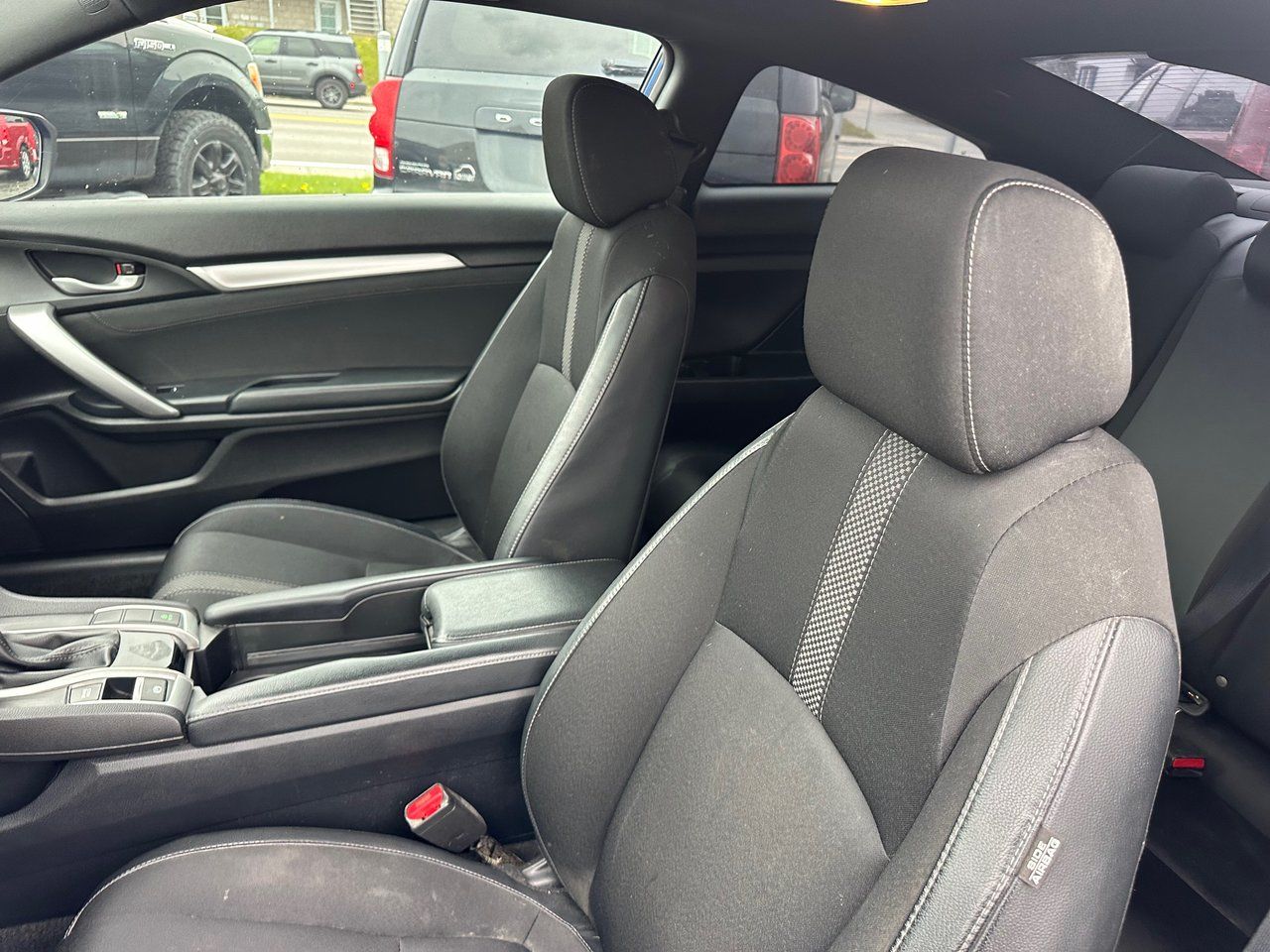 Honda Civic Coupe 2019 — photo 7