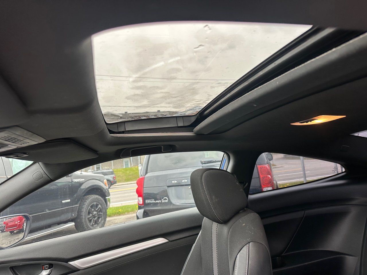 Honda Civic Coupe 2019 — photo 8