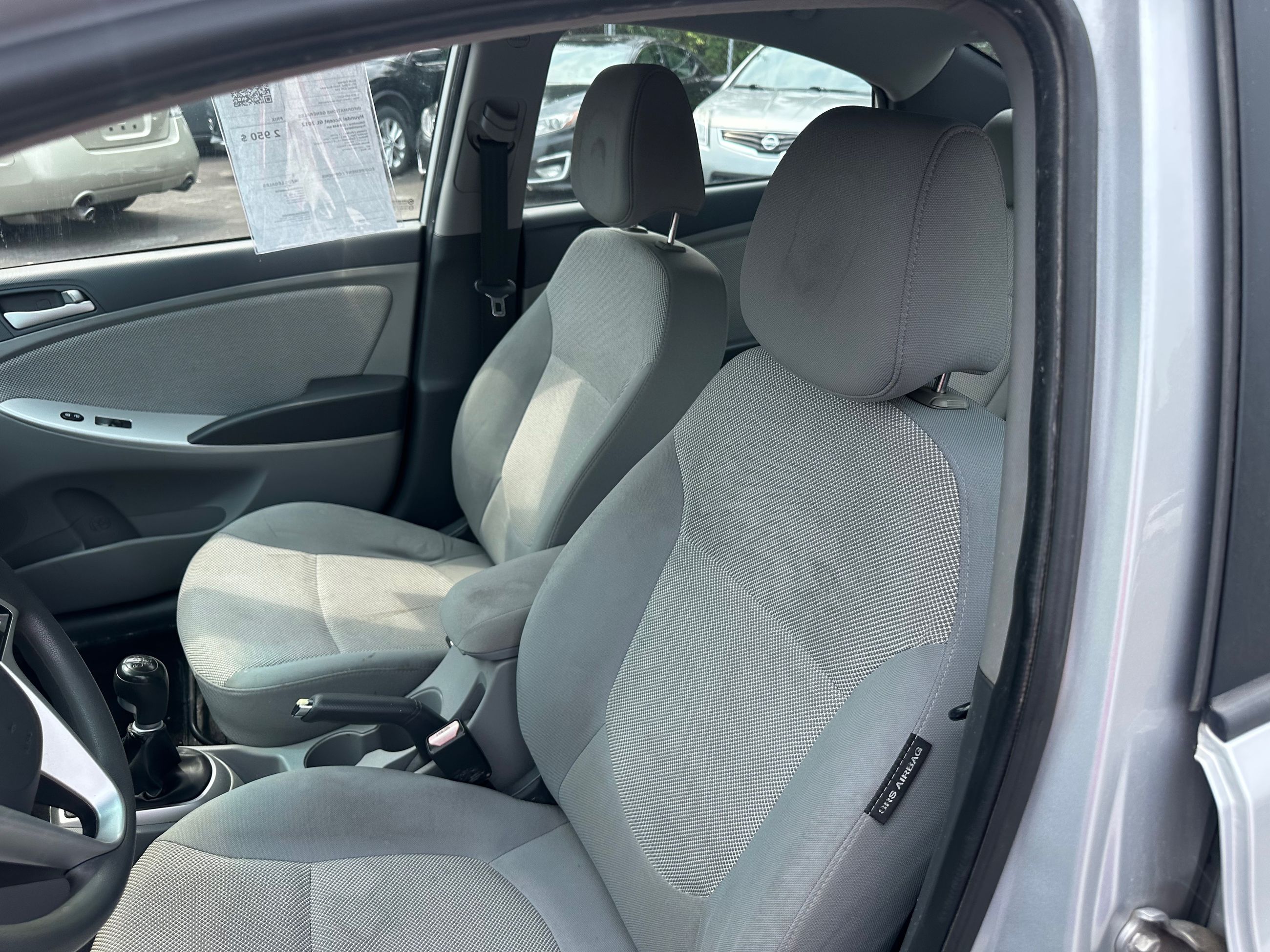 Hyundai Accent 2012 — photo 7