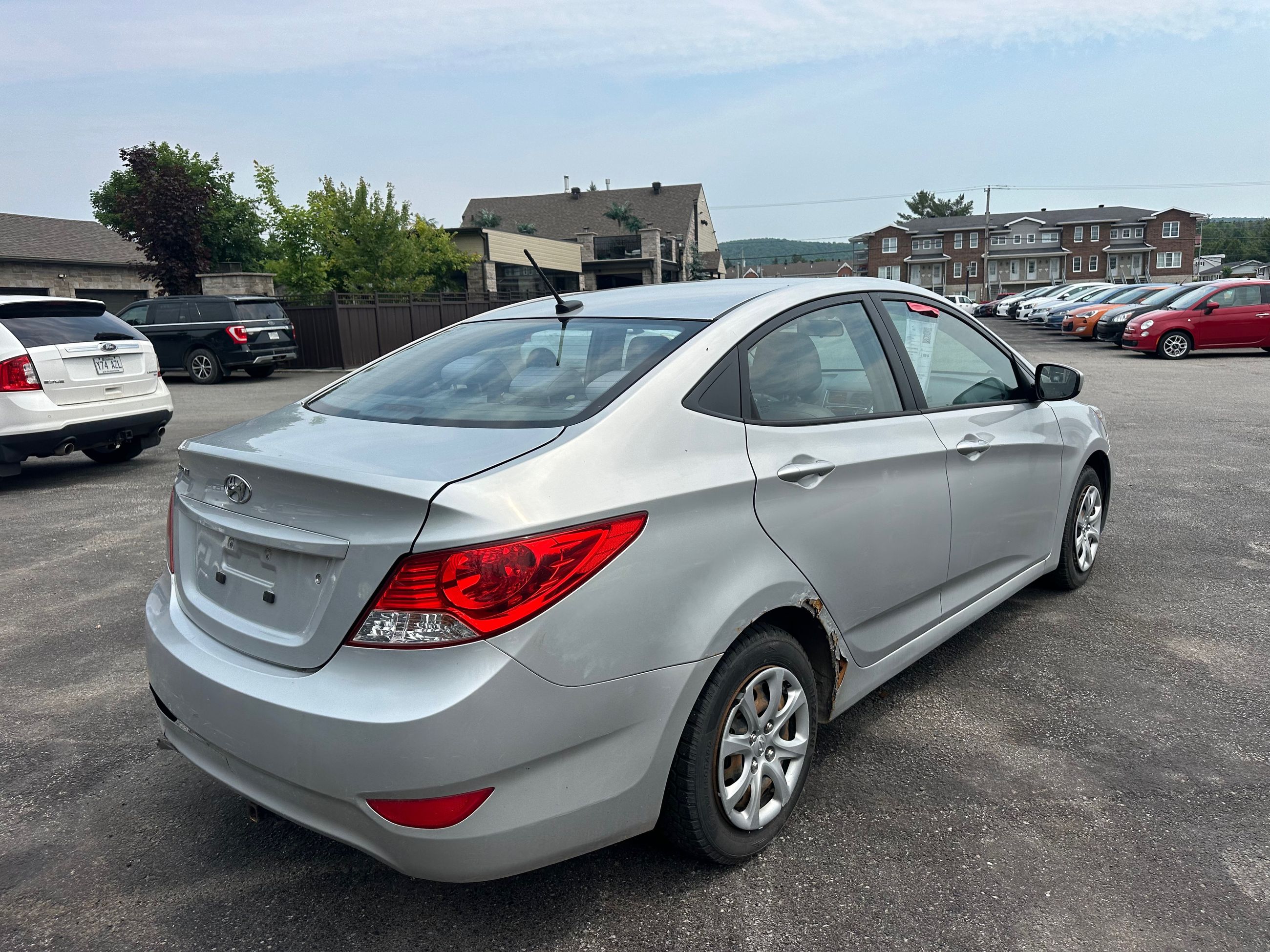Hyundai Accent 2012 — photo 3
